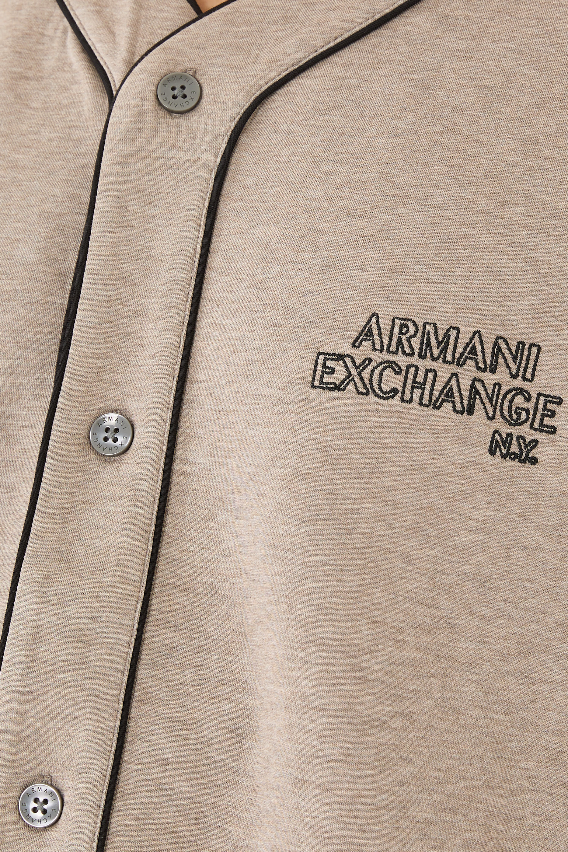 سويت شيرت بشعار الماركة