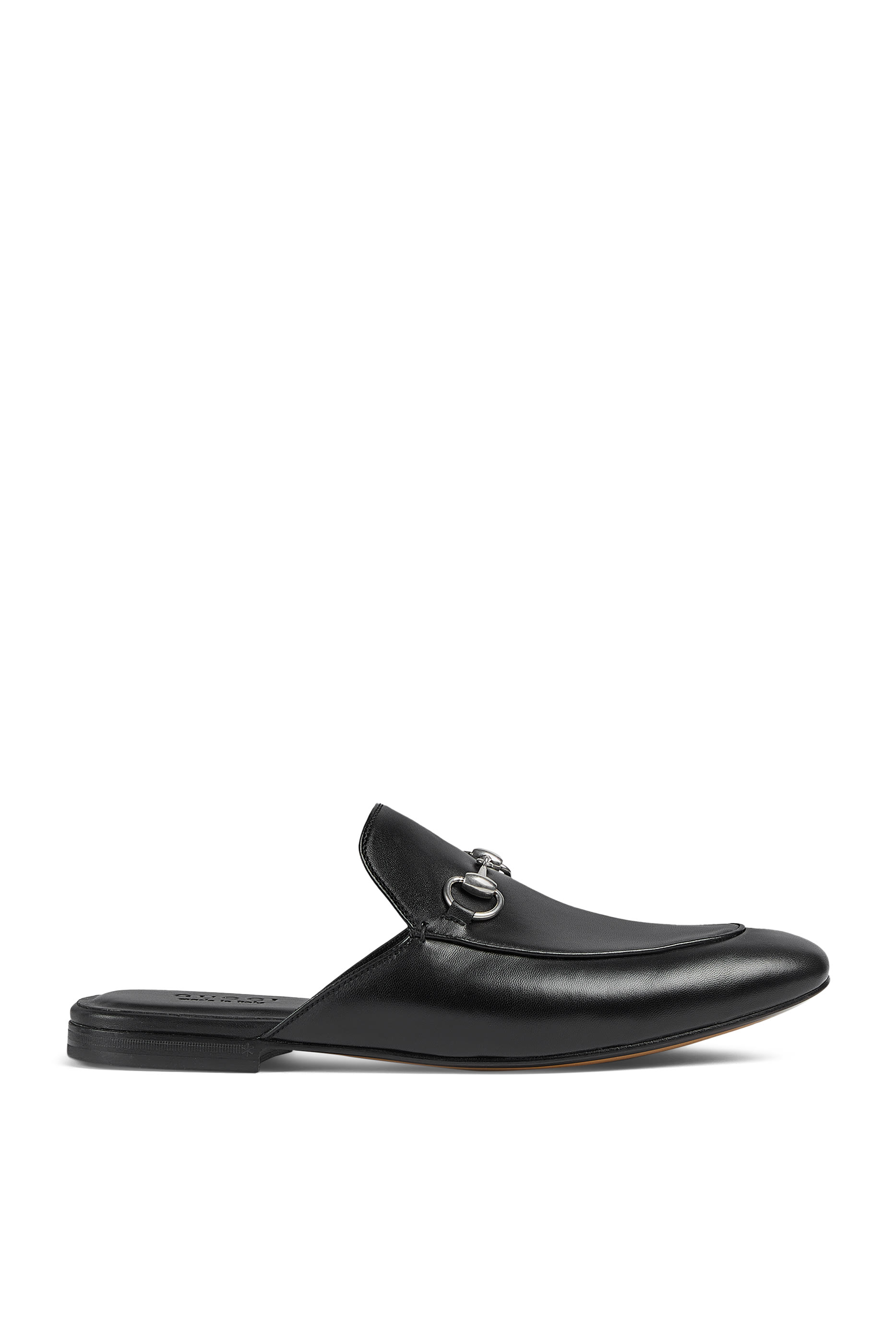 حذاء مفتوح من الخلف بحلية لجام الحصان