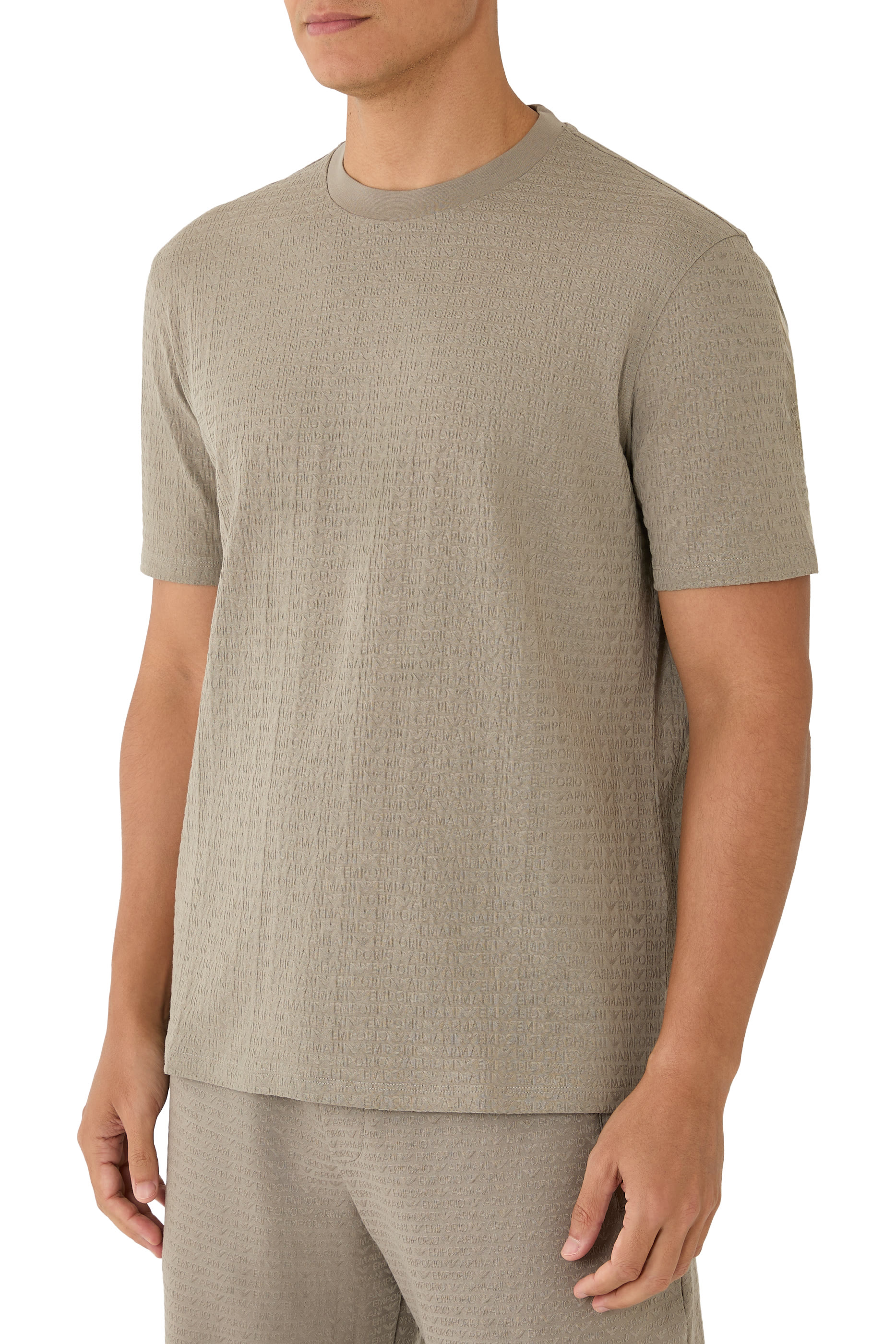 تيشيرت بنقشة شعار الماركة بحجم صغير