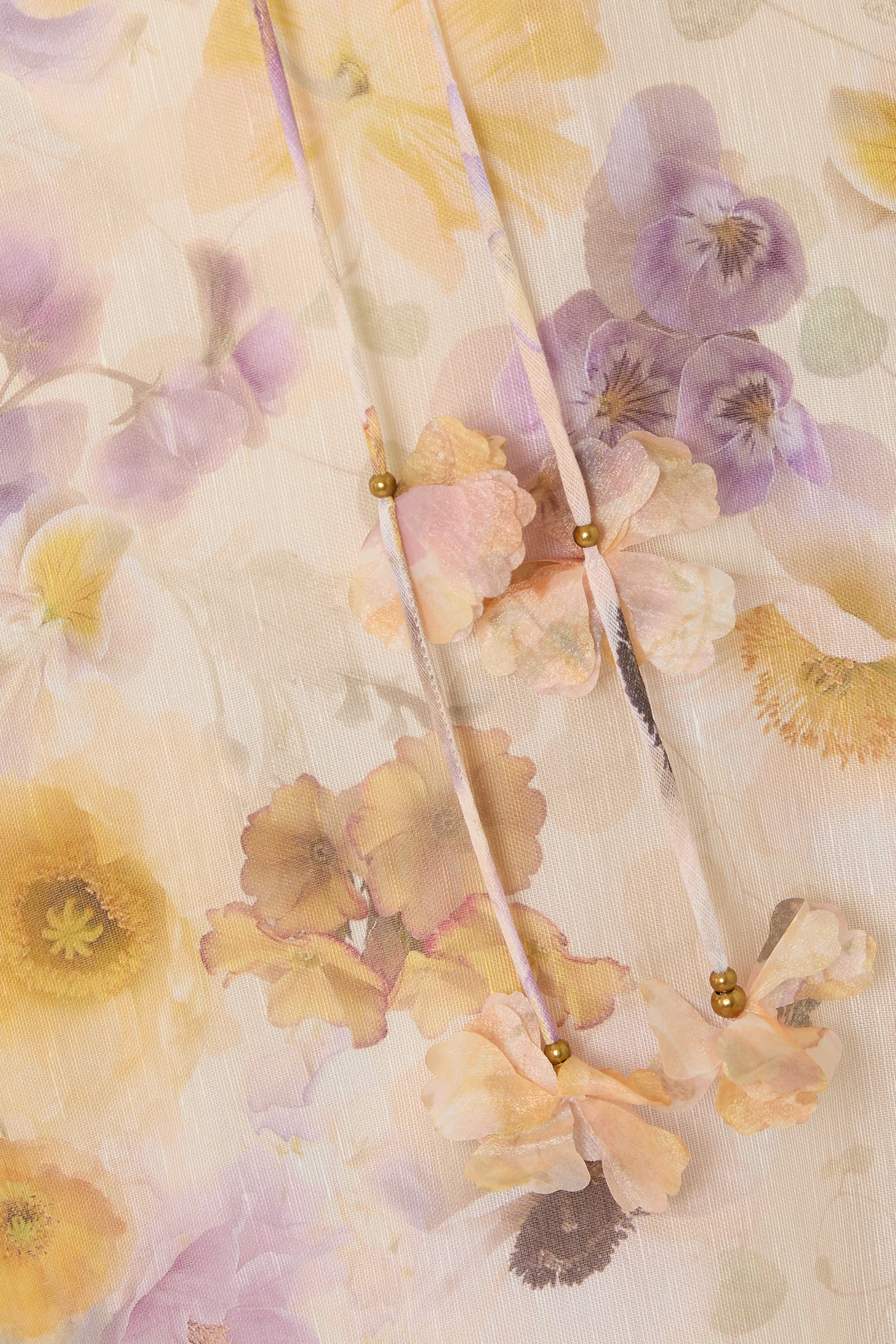 تنورة متوسطة الطول بنقشة زهور حرير