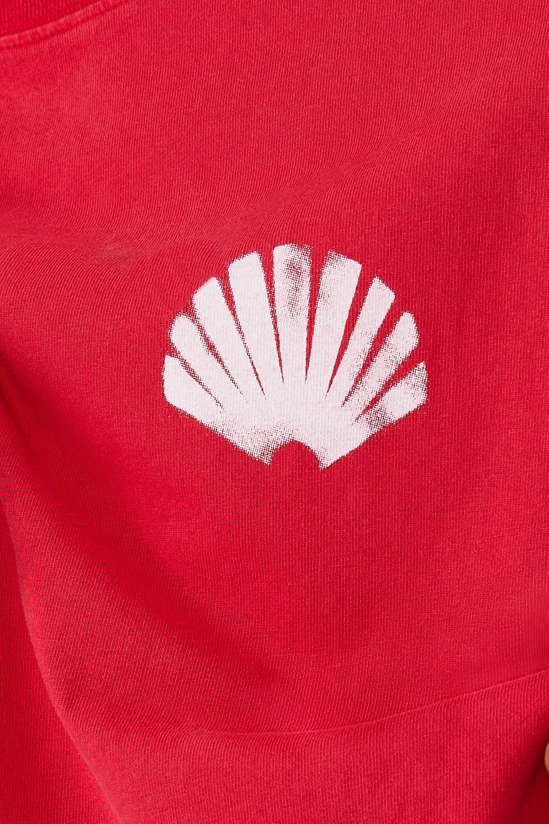 تيشيرت بشعار الماركة بطلاء بالبخاخ