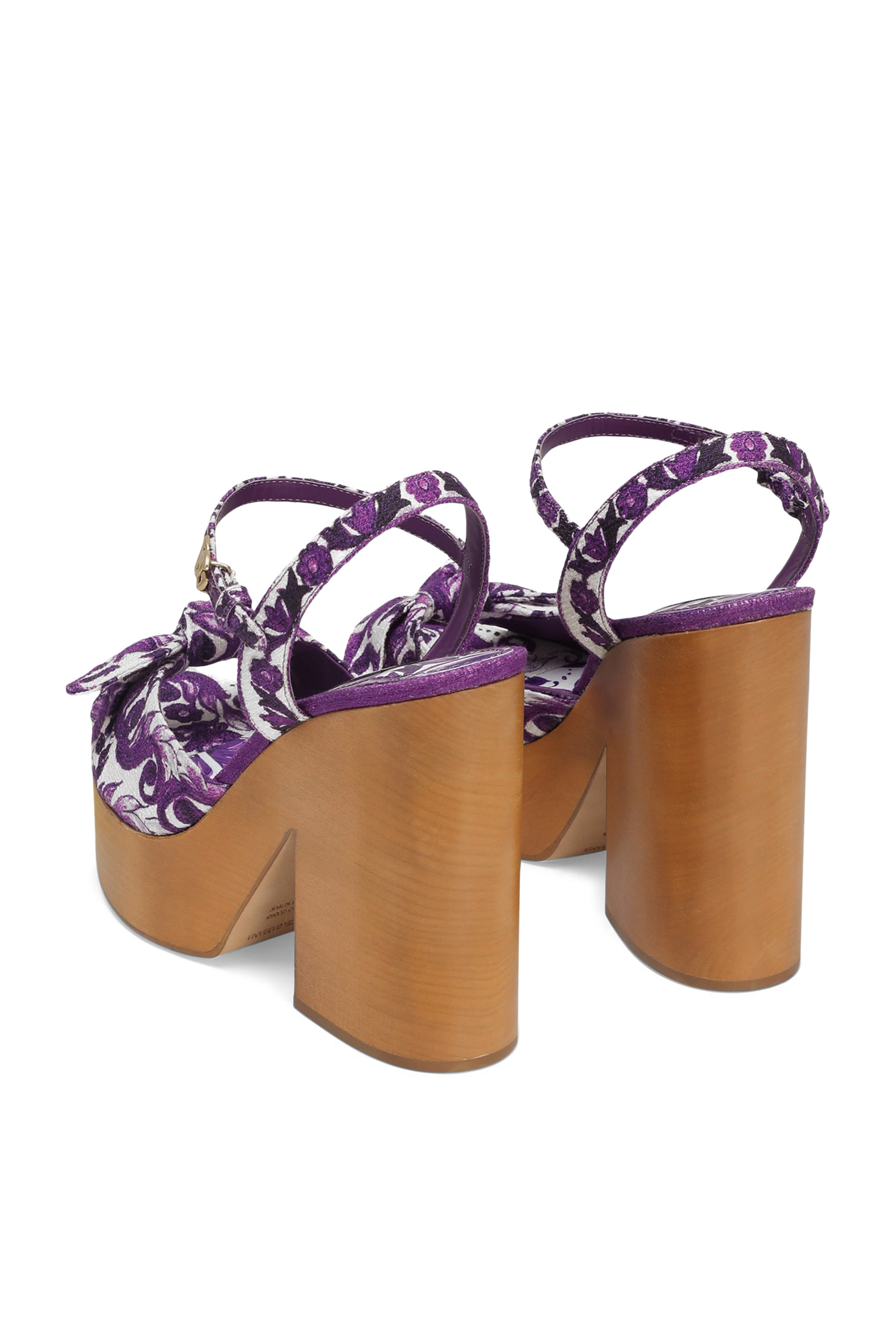 صندل 105 بنقشة مايوليكا وكعب ويدج