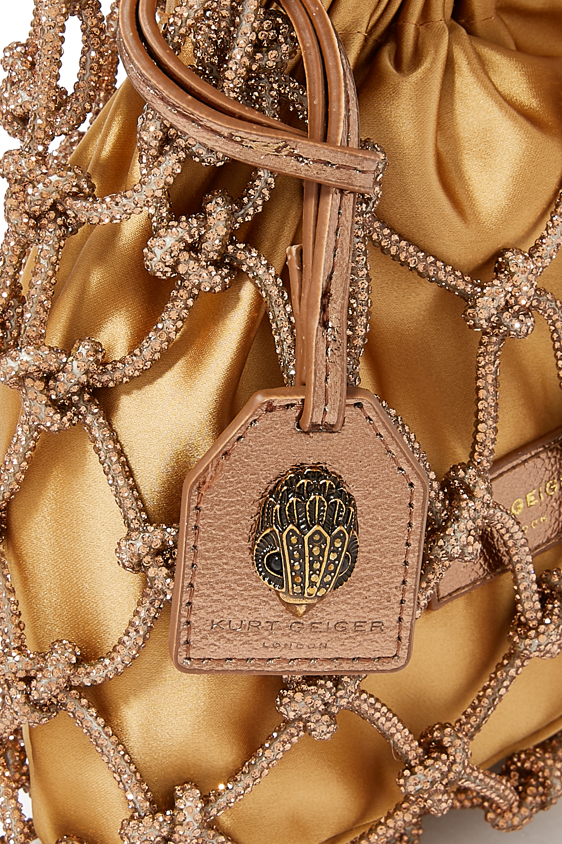 حقيبة ماكرميه صغيرة مرصعة بكريستال