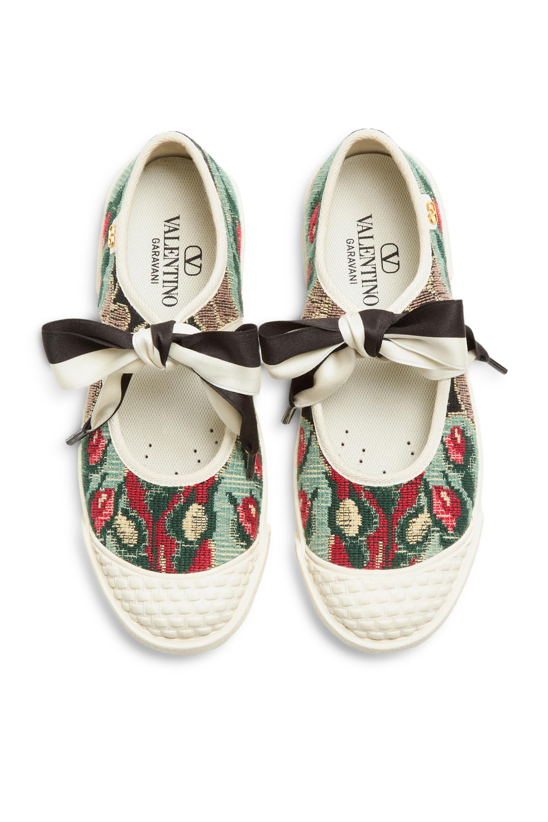 سنيكرز باي باي باي