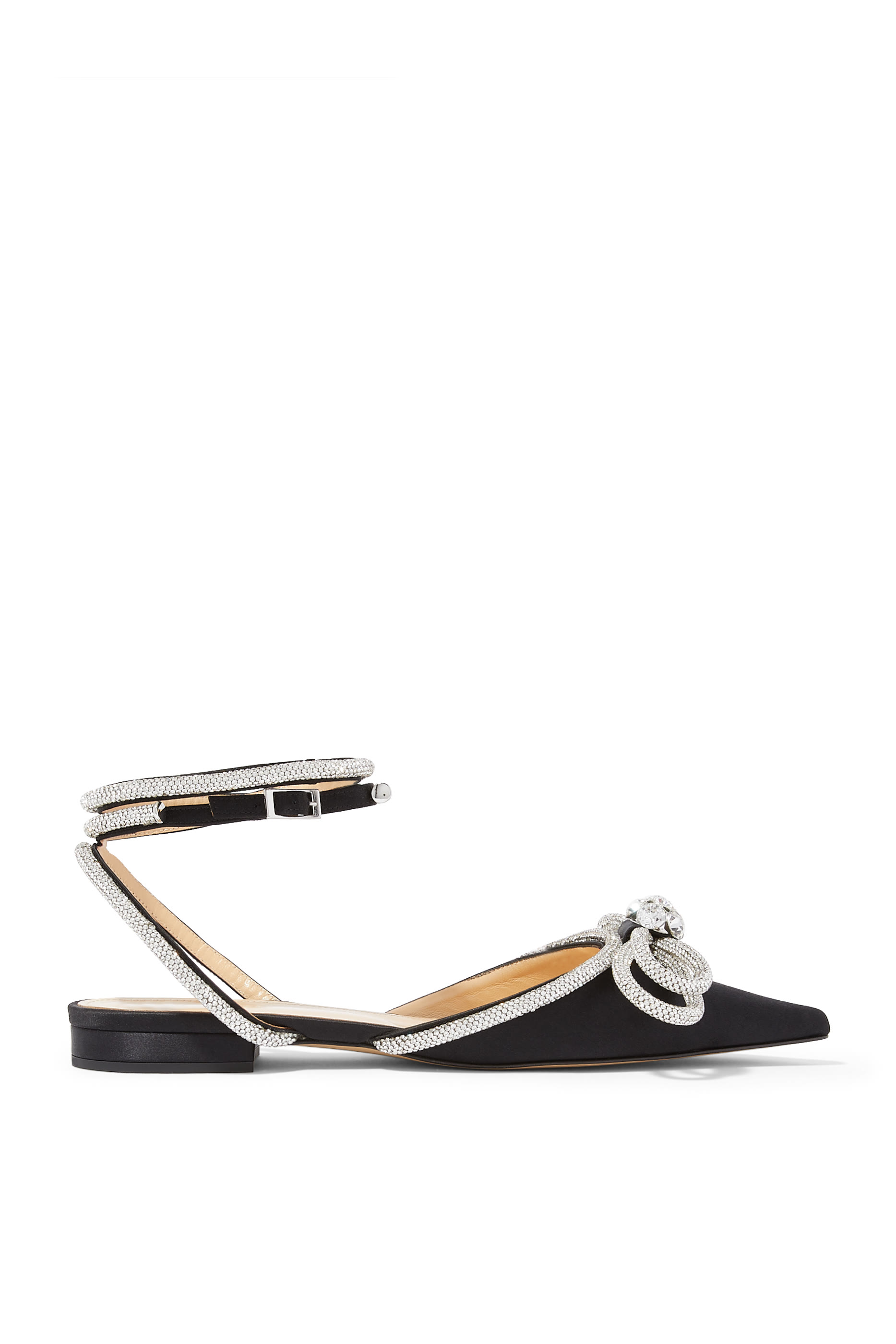 حذاء بكعب مسطح بمقدمة مدببة وفيونكة مزدوجة مرصعة بالماس