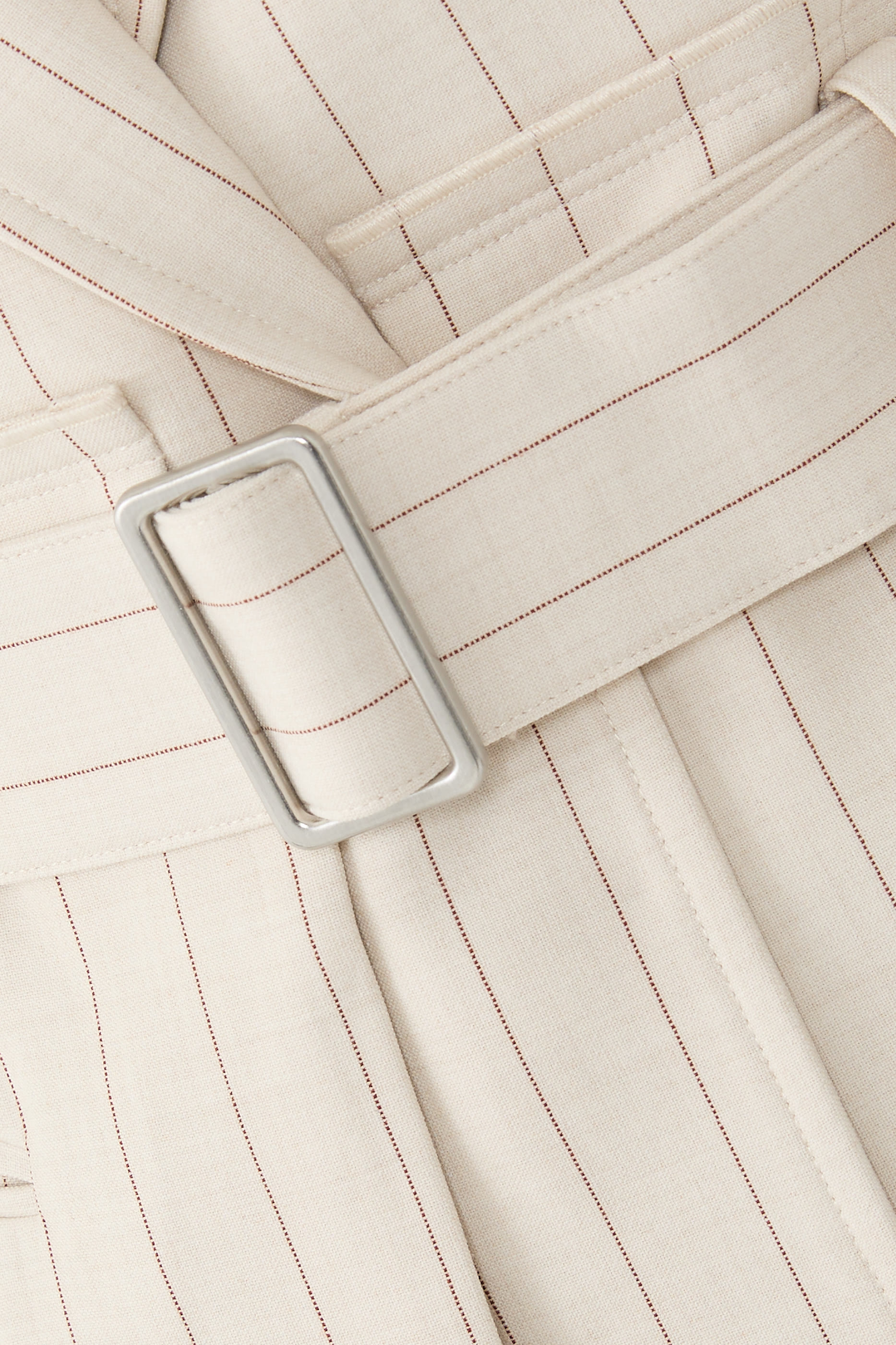 بليزر بأكمام منفوخة ونقشة مخططة