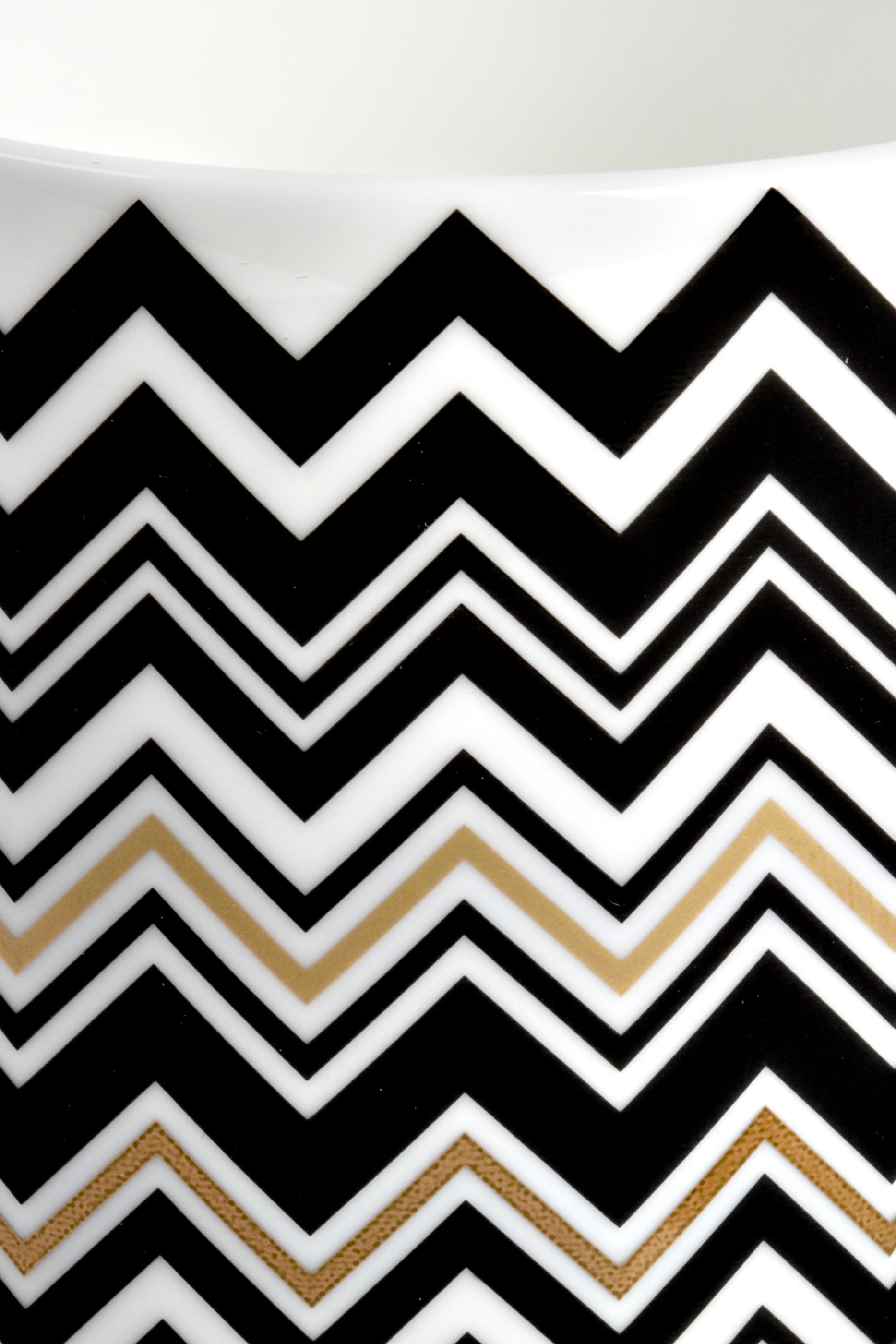 مجموعة فناجين وأطباق قهوة بنقشة خطوط متعرجة وتفاصيل مذهبة، 6 قطع