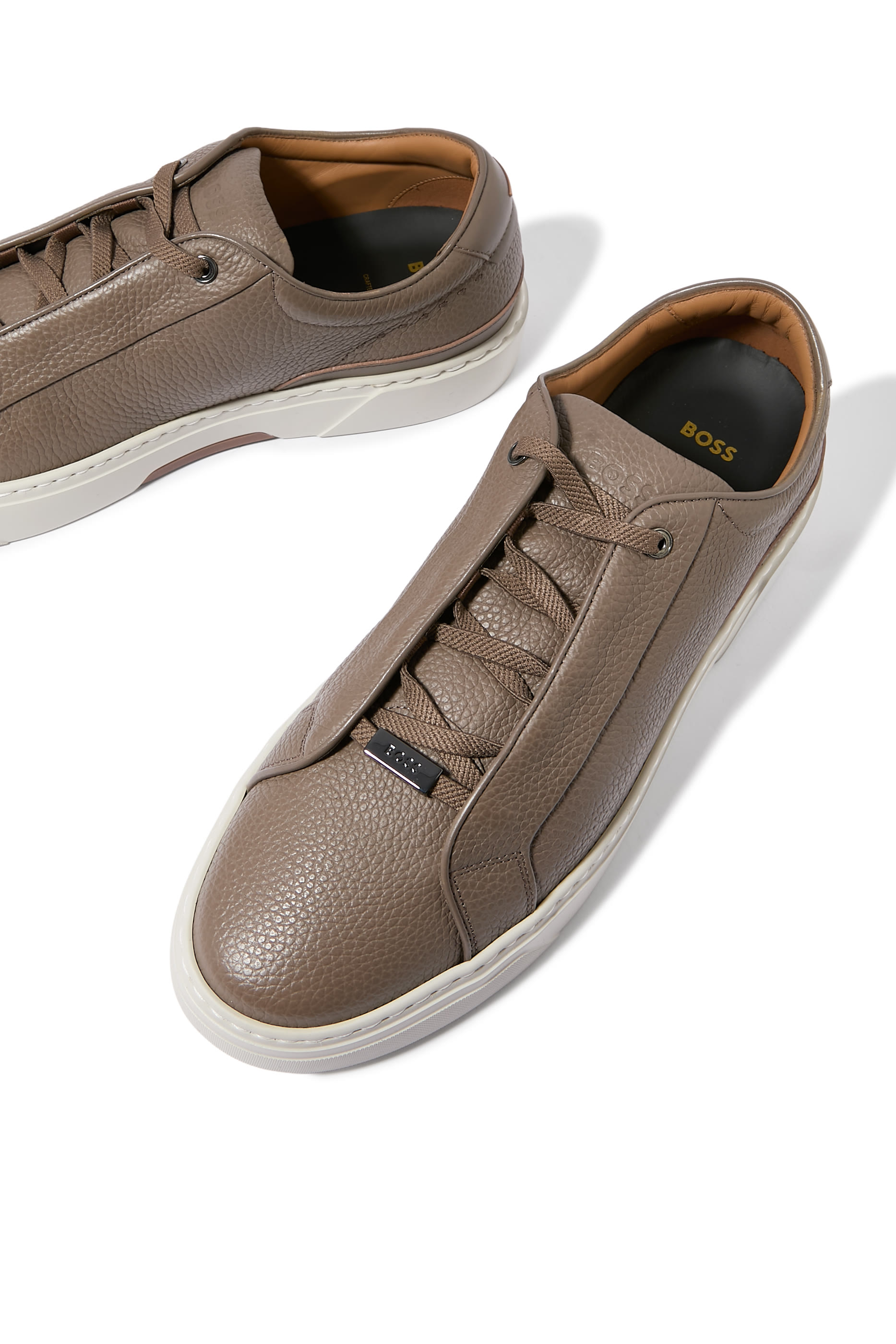 سنيكرز غاري