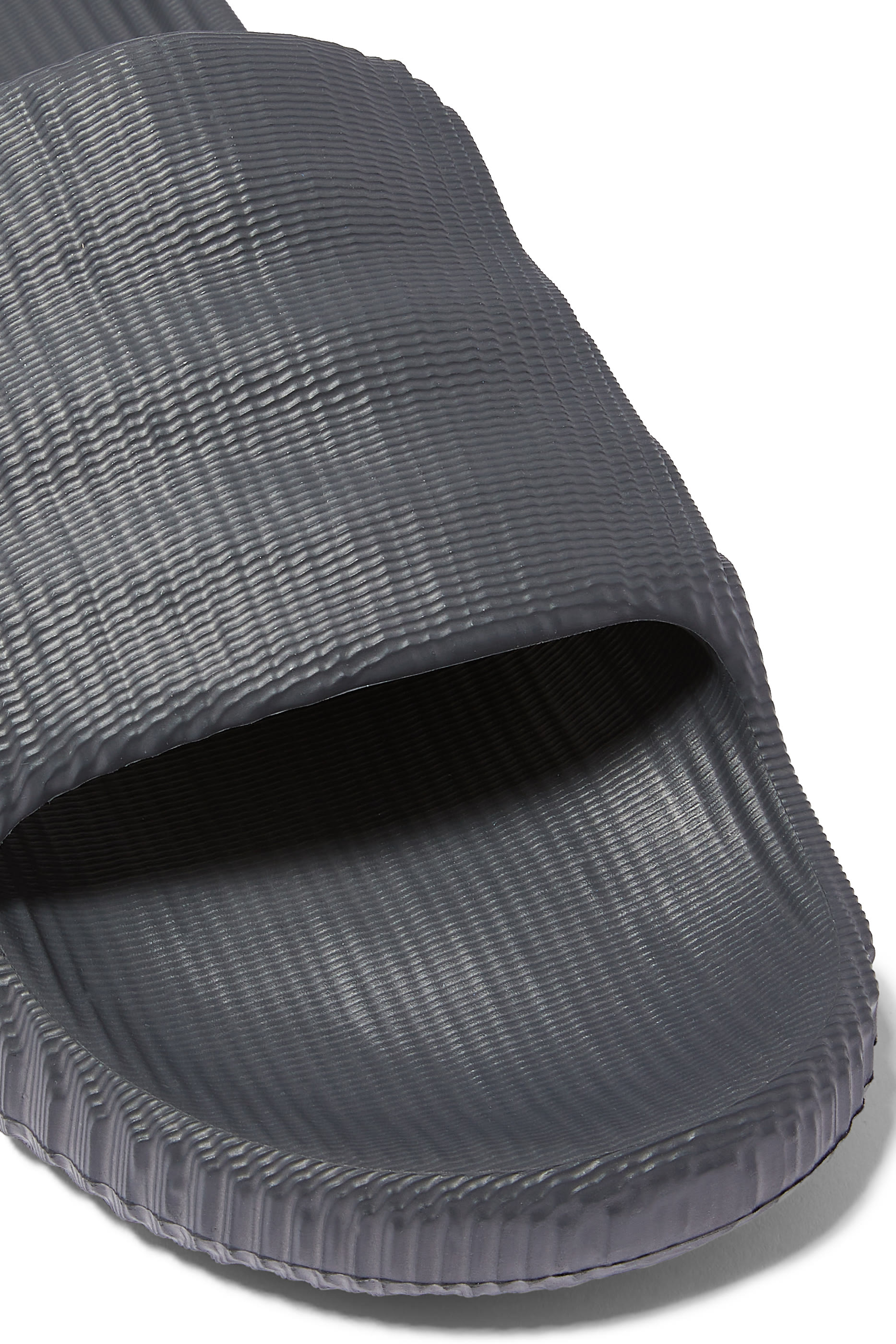 حذاء خفيف أديليت 22