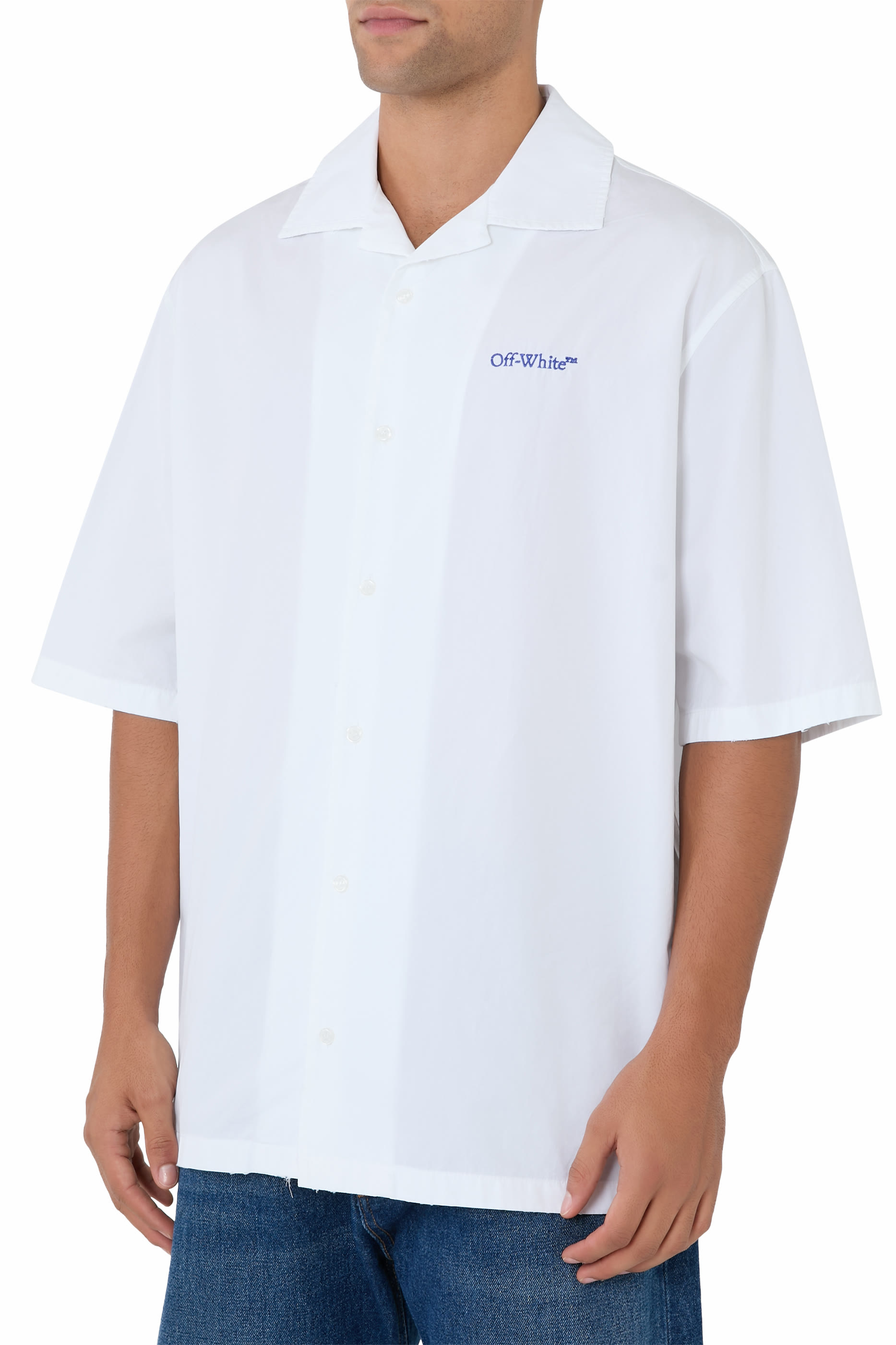 قميص بشعار الماركة