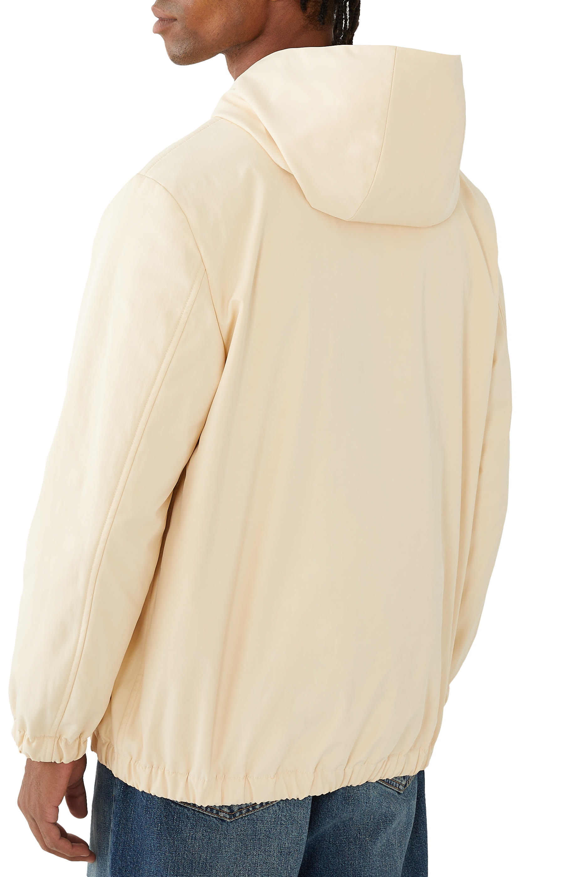 جاكيت بشعار الماركة