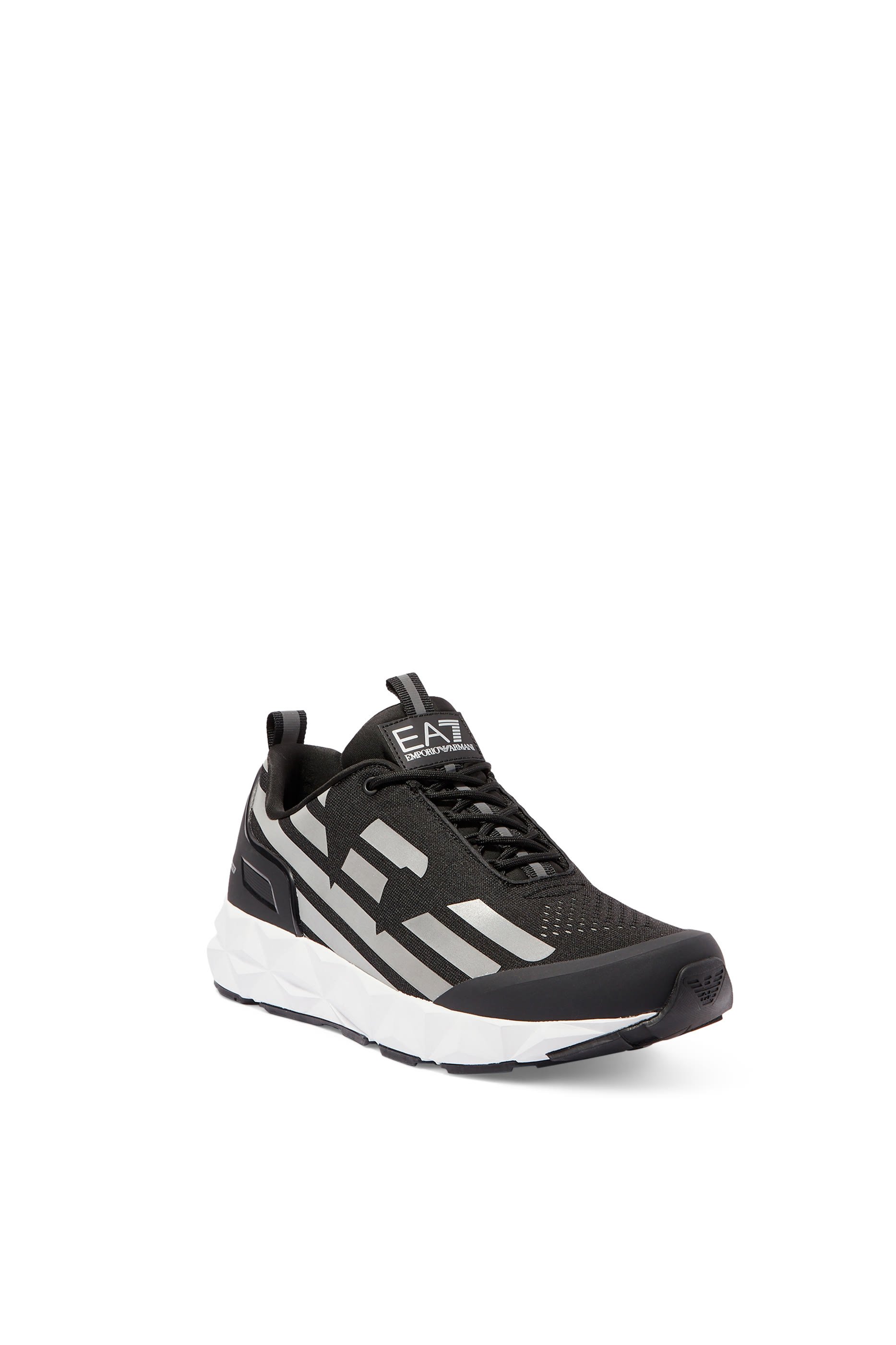 سنيكرز التيميت سي 2 كومبات بشعار الماركة