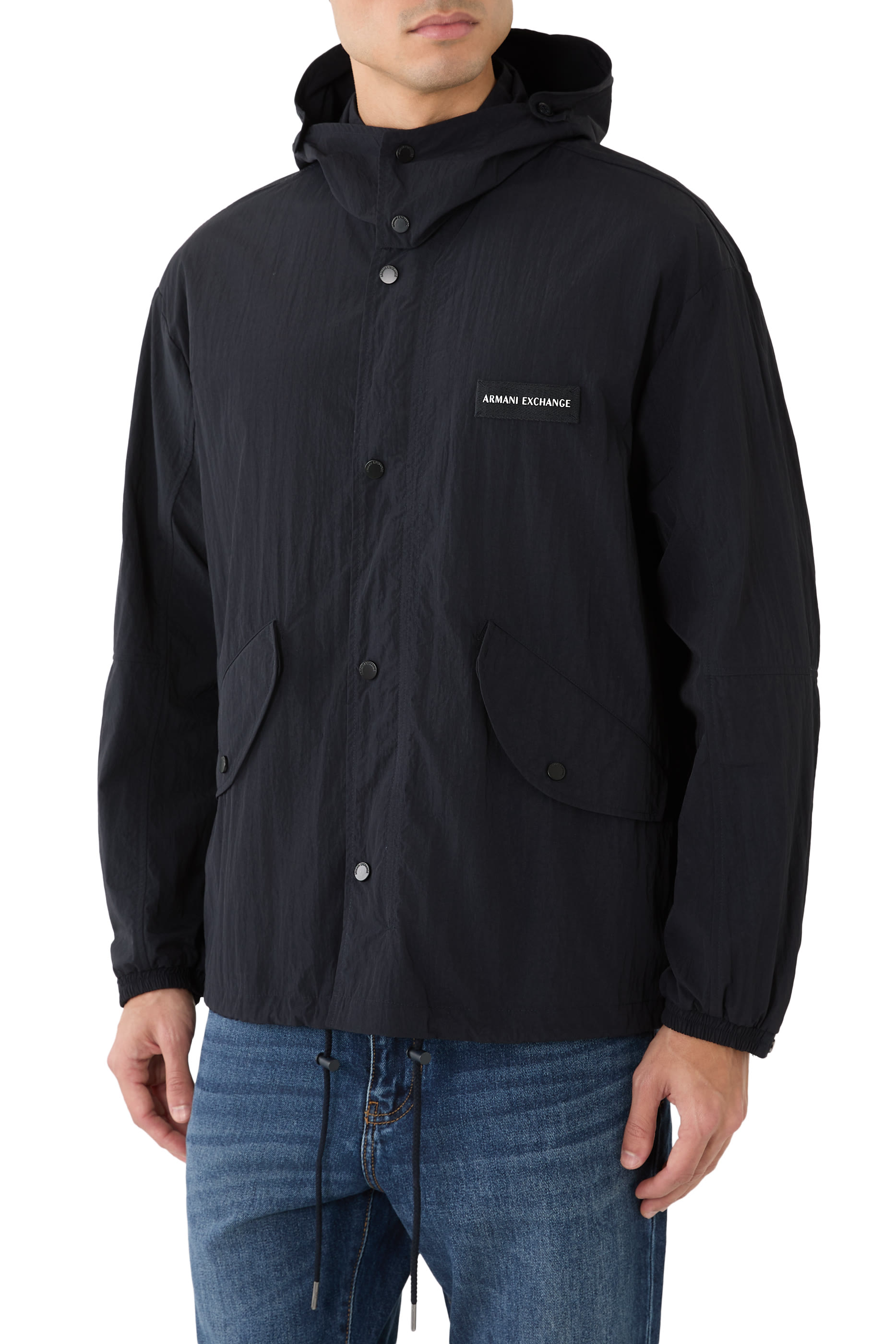 جاكيت بغطاء رأس بشعار الماركة