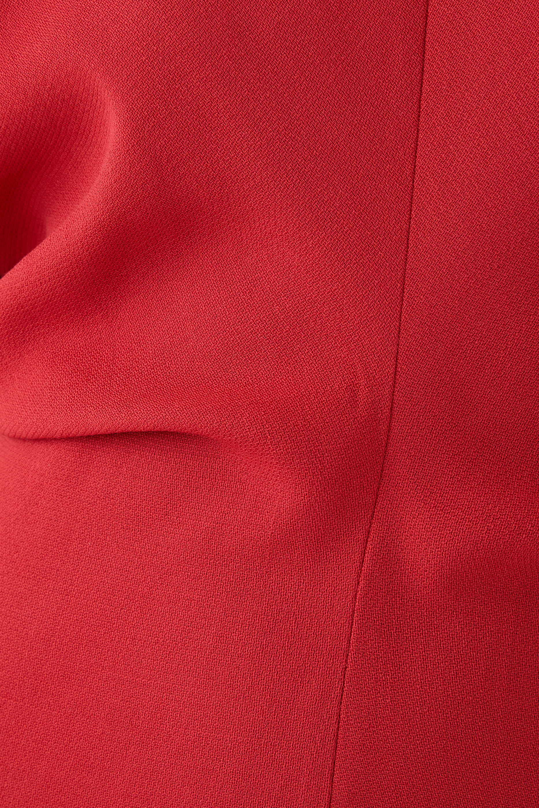 فستان بتفاصيل درابيه عند الخصر صوف