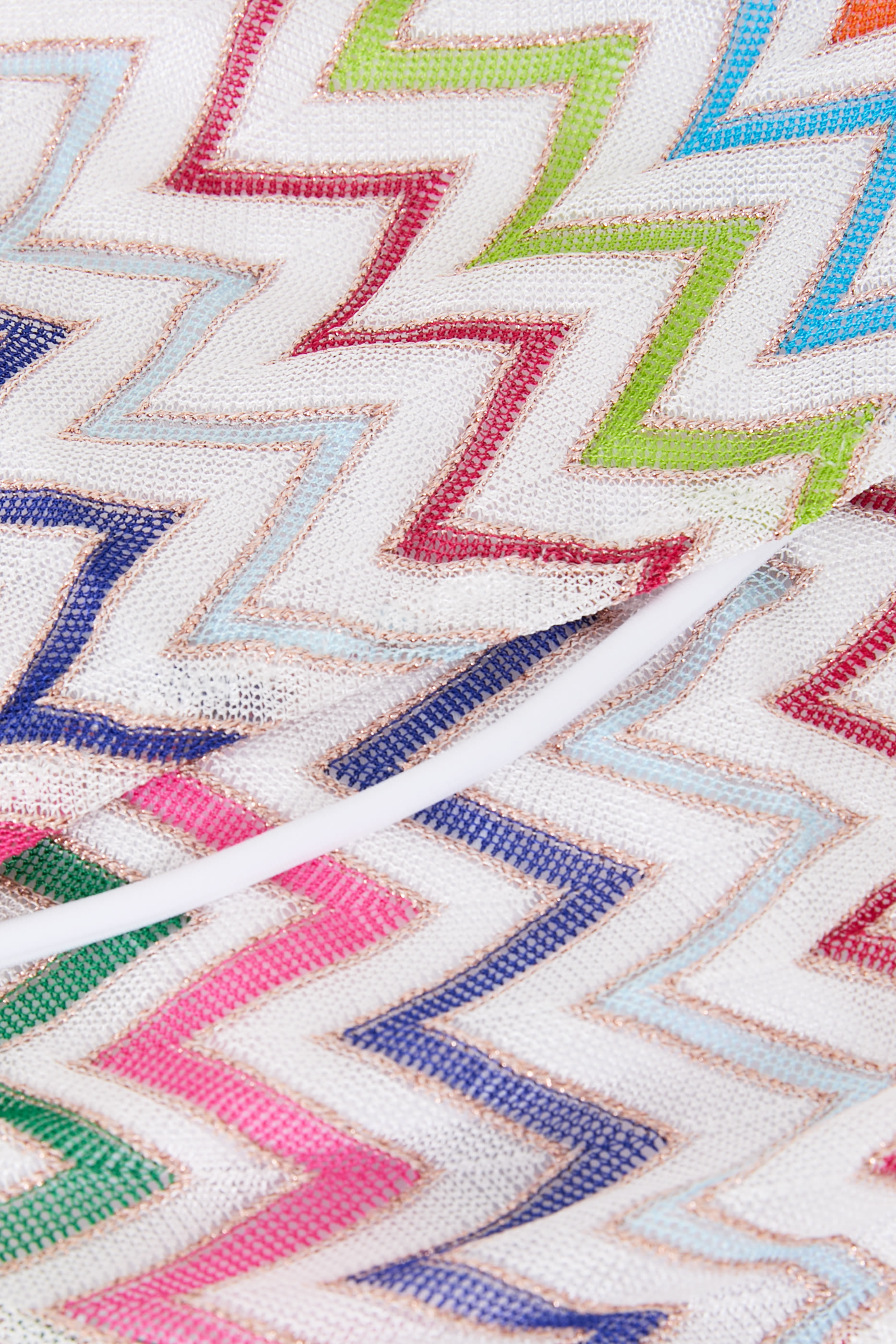 قطعة بيكيني بكتف مكشوف