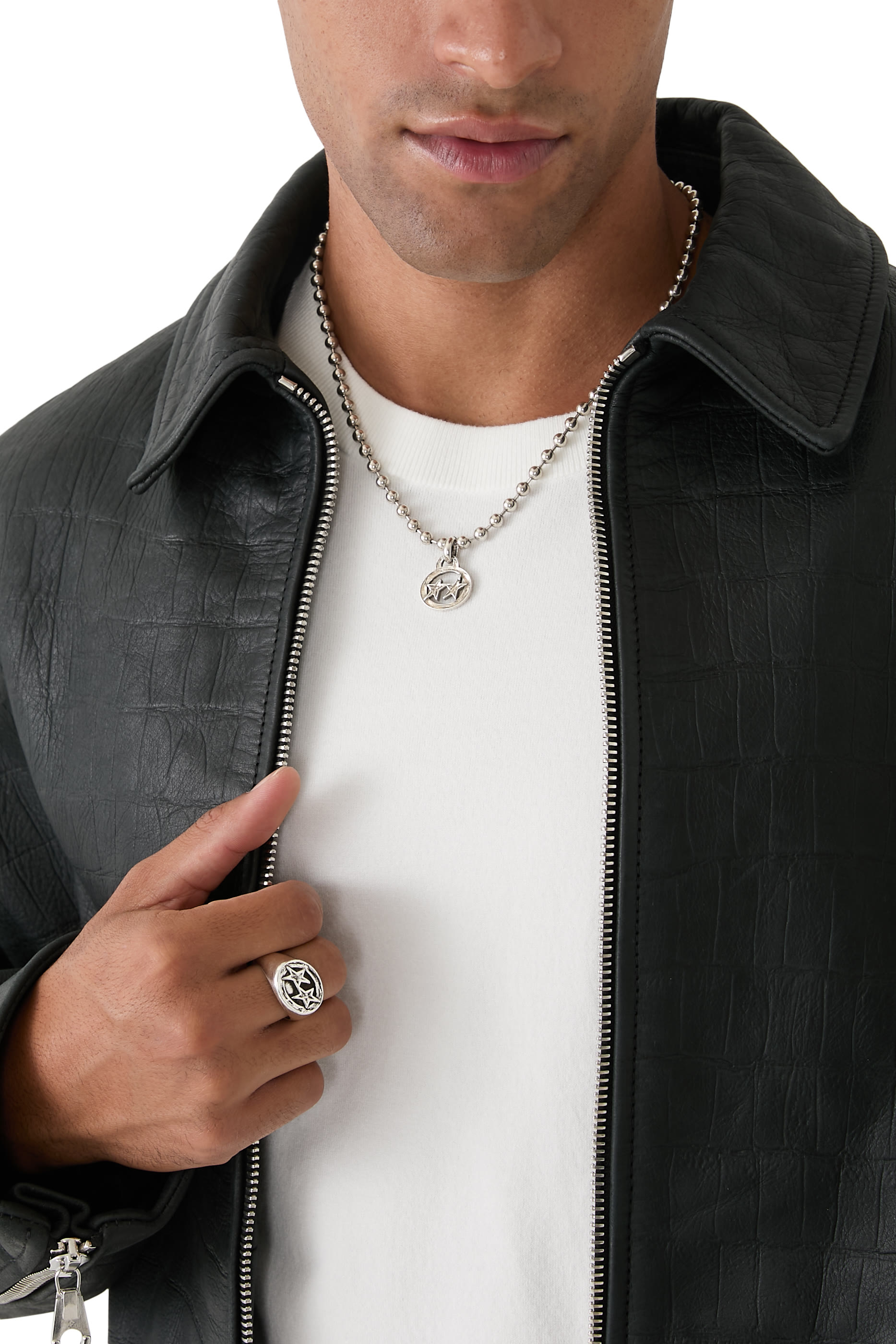 قلادة ايكون 1 بدلاية بتصميم دائري