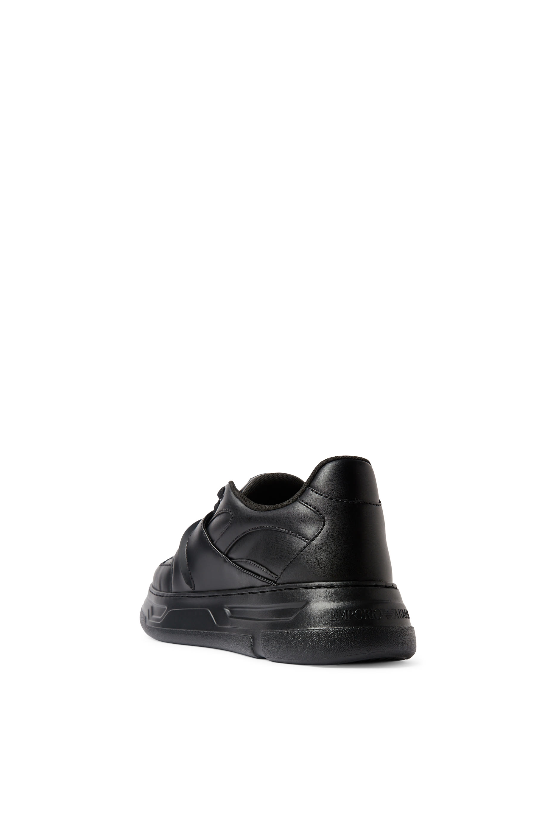 سنيكرز بنعل عريض بإغلاق فيلكرو