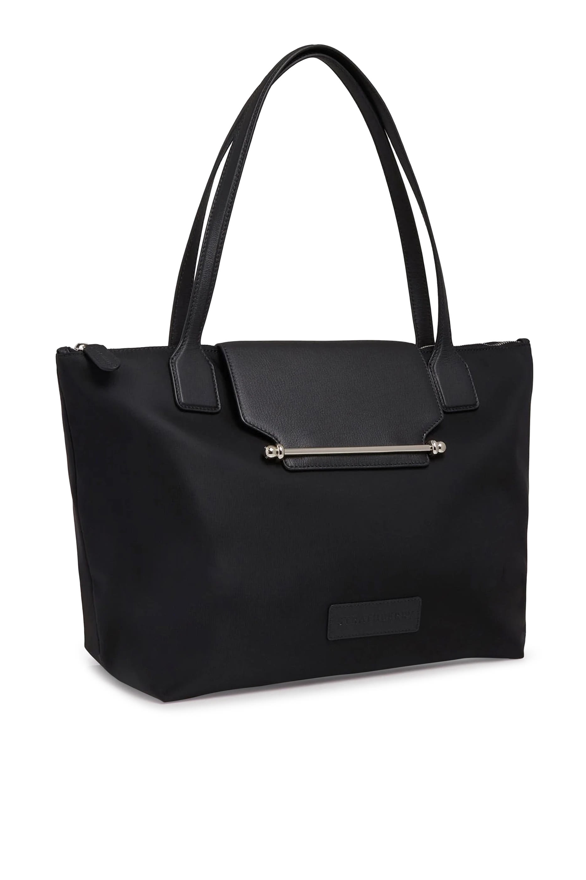 حقيبة يد ترافل متوسطة نايلون معاد تدويره حقيبة يد ترافل متوسطة نايلون معاد تدويره