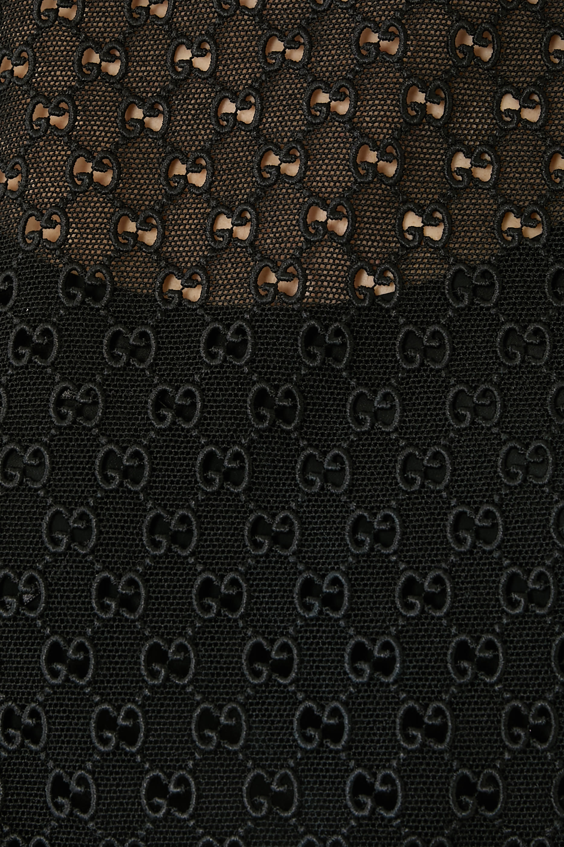 بلوزة ماركرامي بنقشة حرفي شعار الماركة