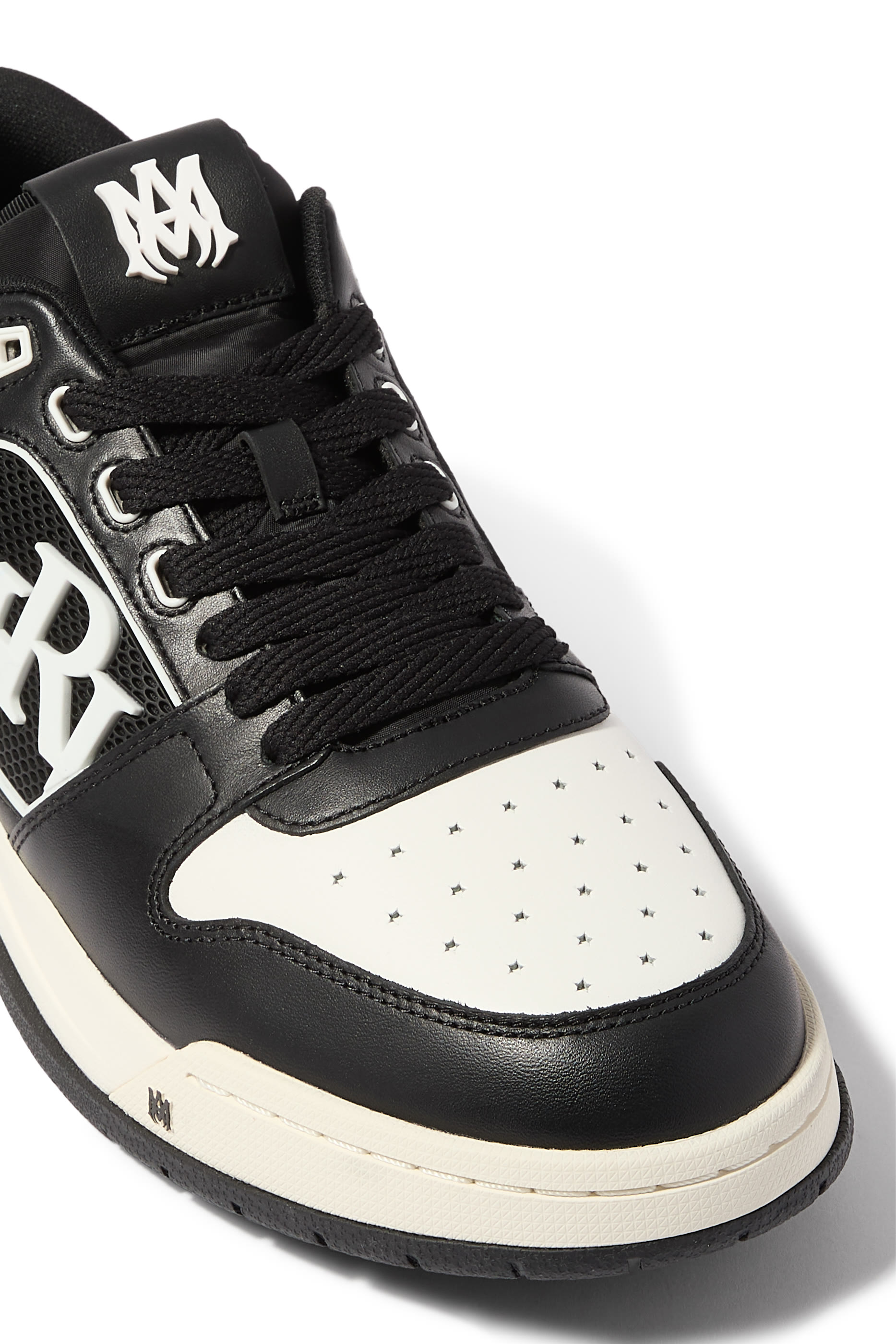 سنيكرز كلاسيكي بكاحل منخفض