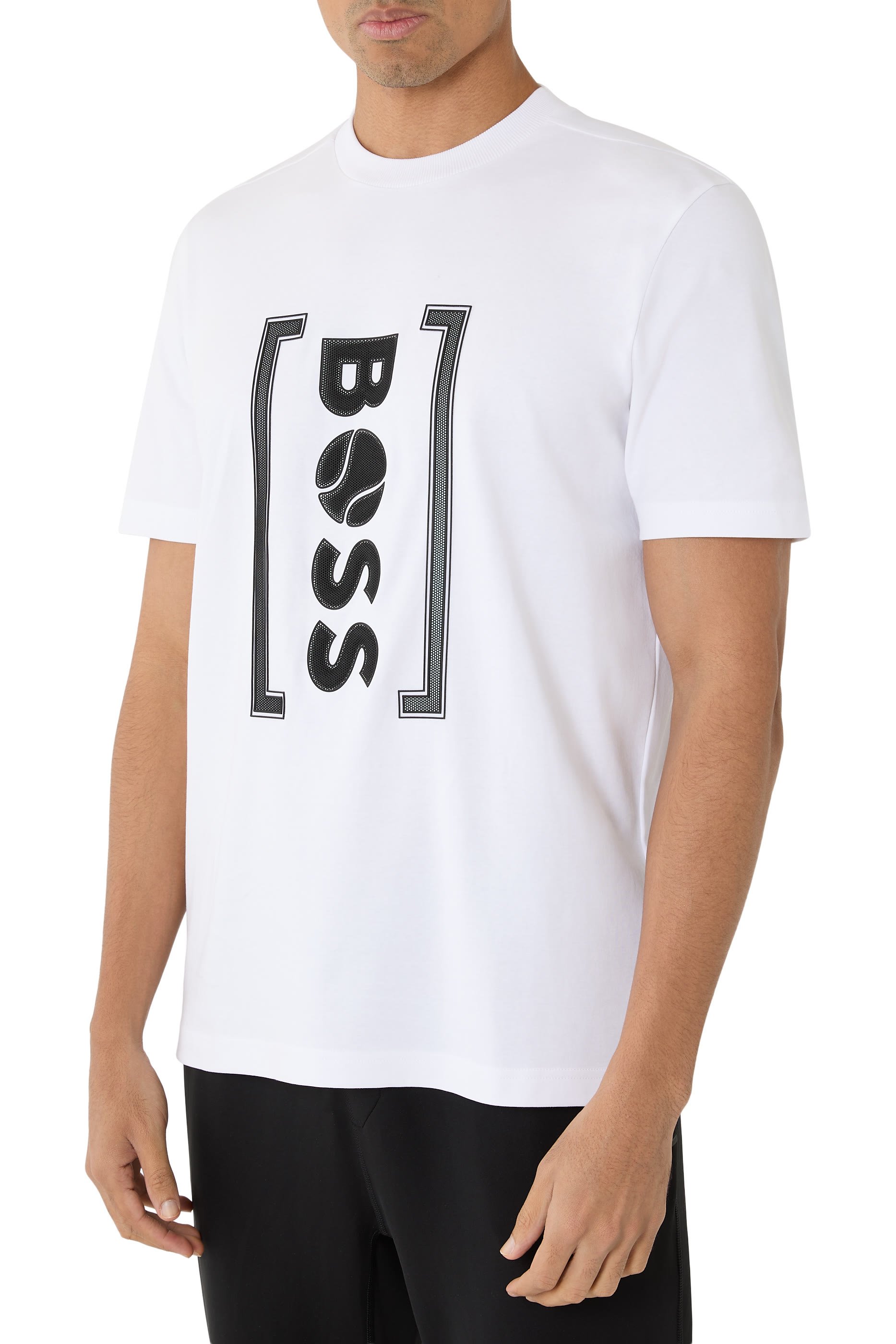 تيشيرت بنقشة شعار الماركة بتصميم شبكي مستوحى من التنس