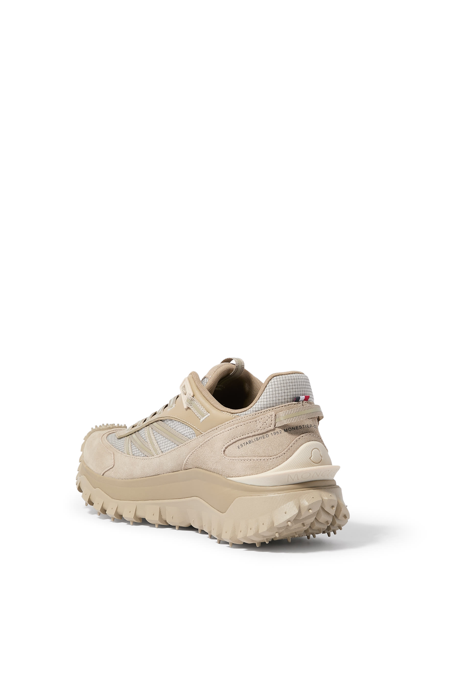 سنيكرز ترايلجريب شمواه وجلد