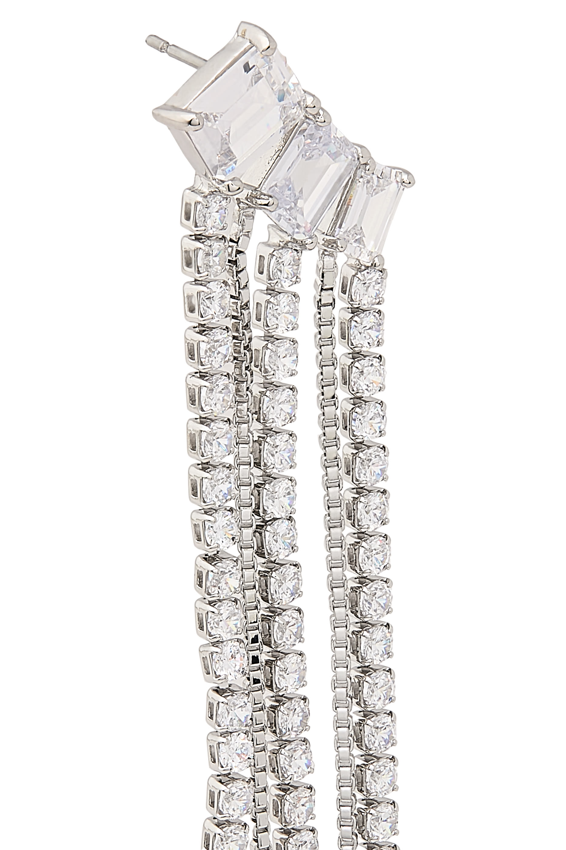 أقراط متدلية طويلة