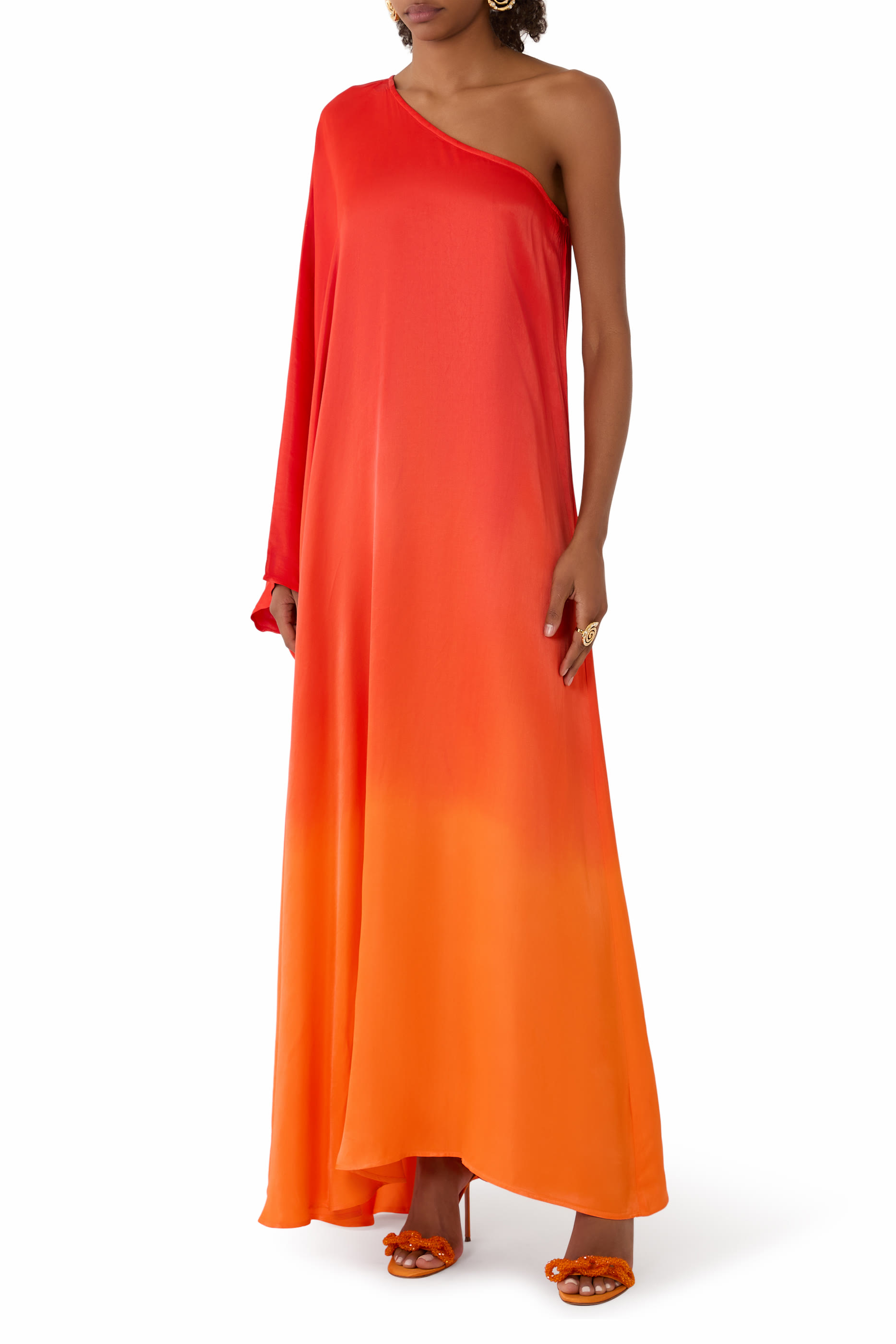 فستان ساتو بكتف مكشوف