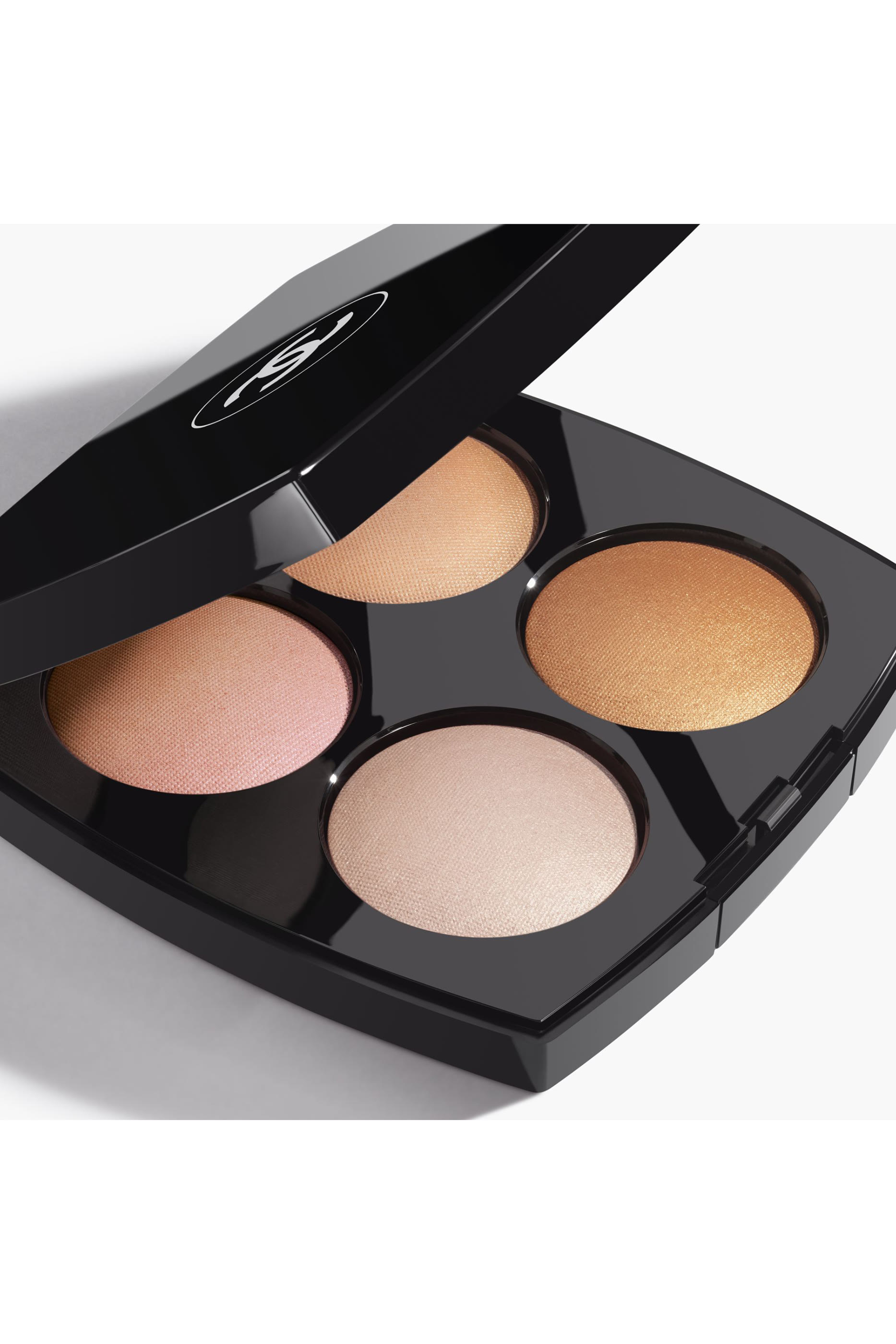 لوحة ظلال عيون وهايلايتر متعددة الاستعمالات Chanel Jeux De Lumières