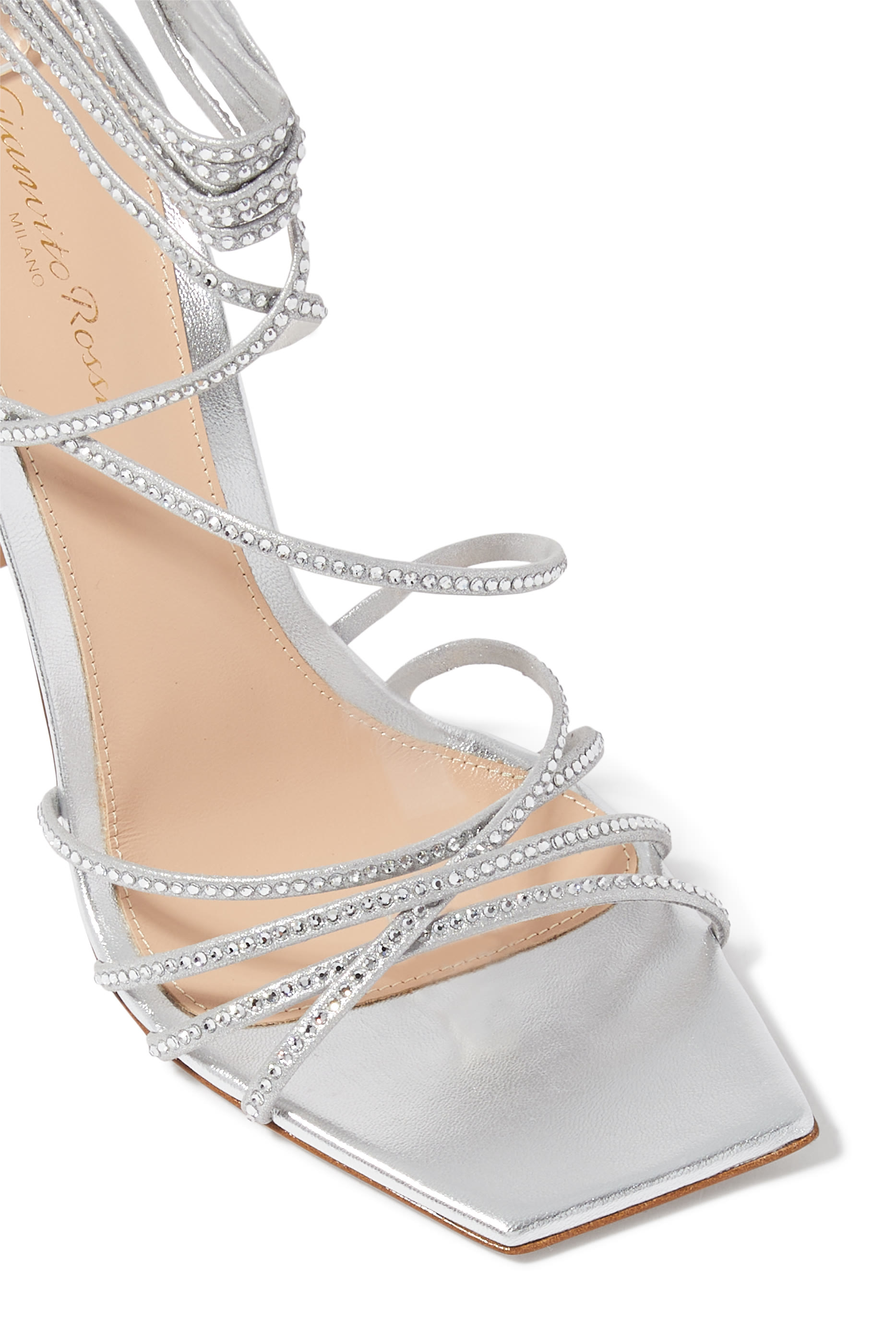 صندل 105 بسير مرصع بالكريستال جلد