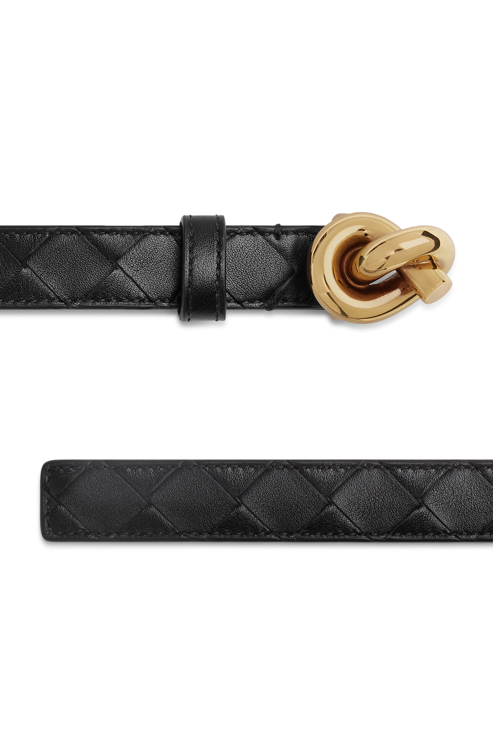 حزام بتفاصيل عقدة