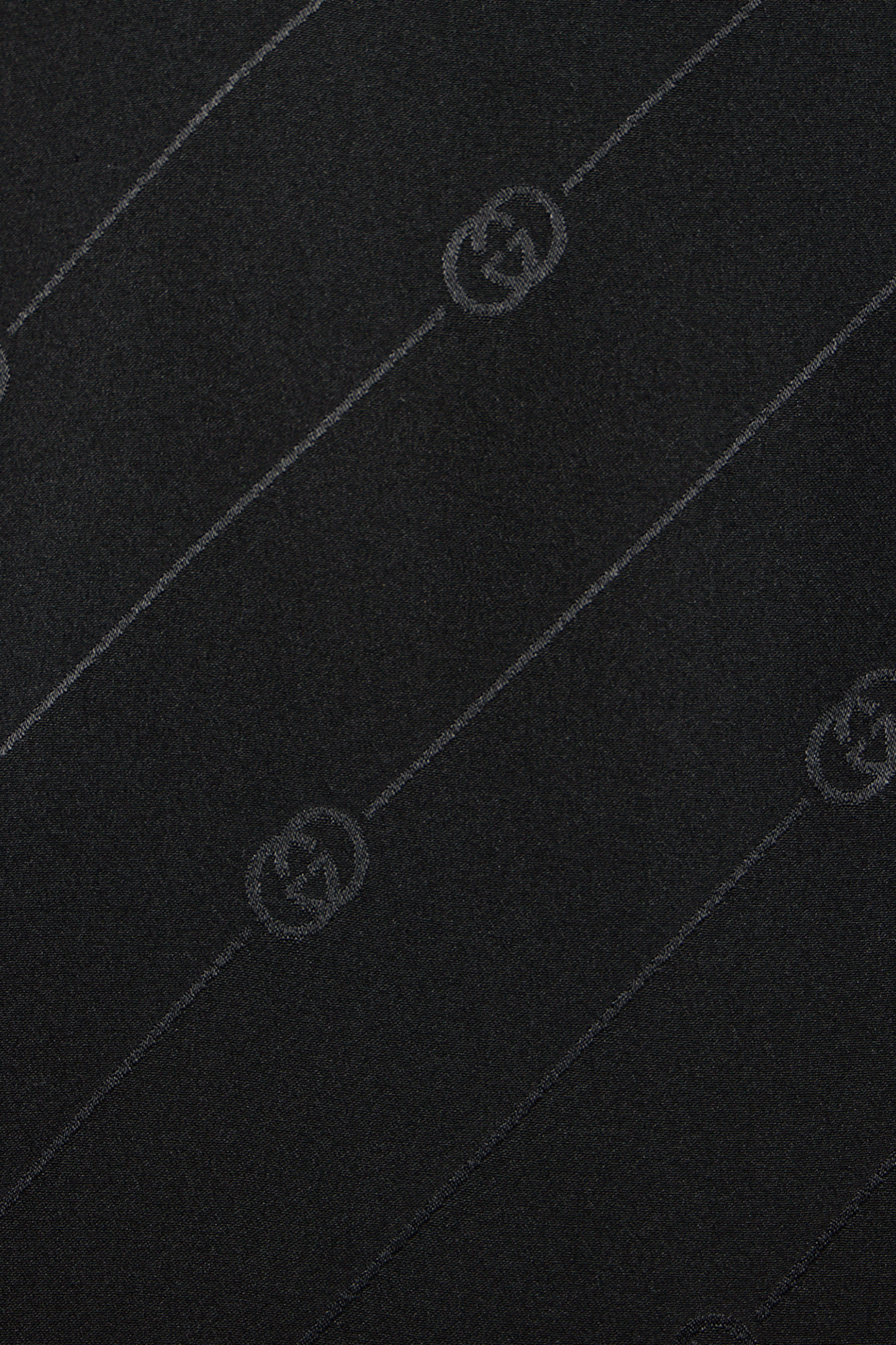 قميص بنقشة حرفي شعار الماركة المتداخلين حرير كريب ستان