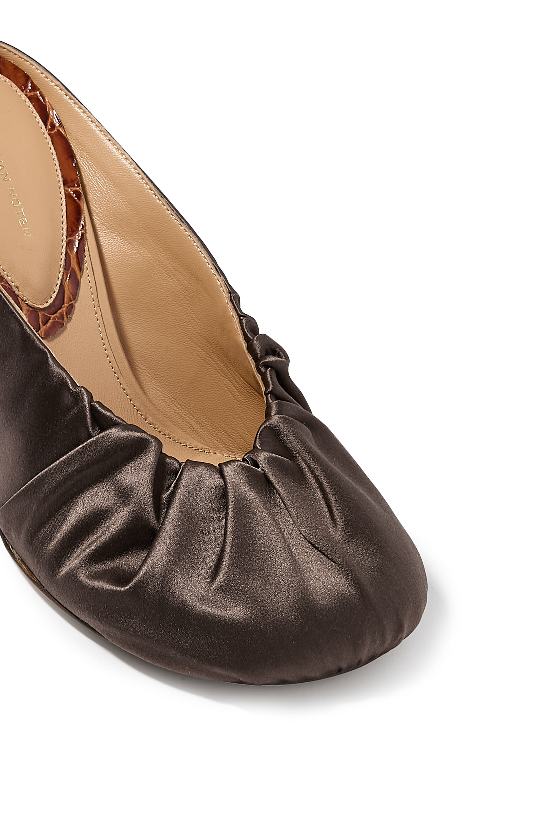 حذاء 90 مفتوح من الخلف ستان