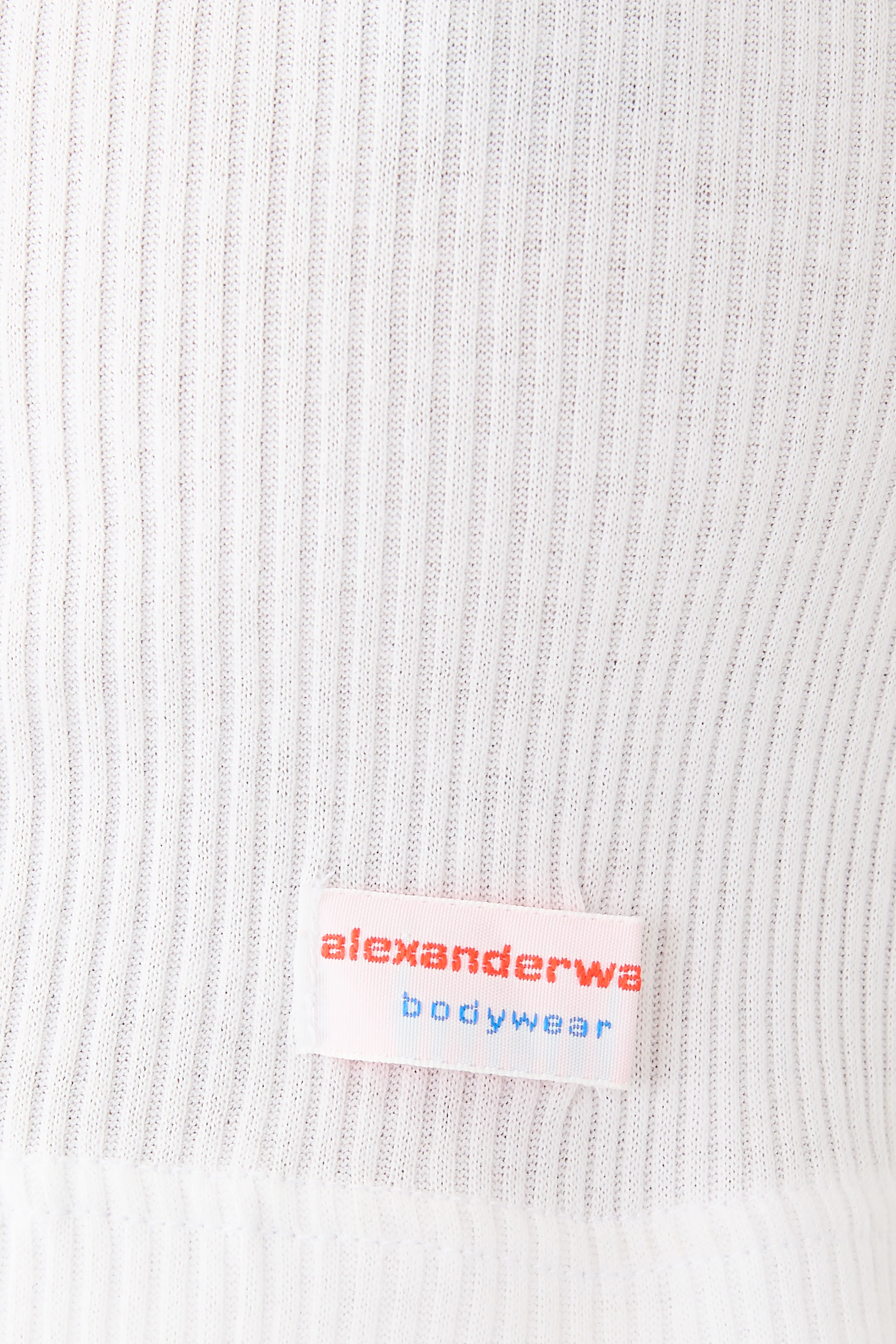 تيشيرت قصير بأكمام قصيرة