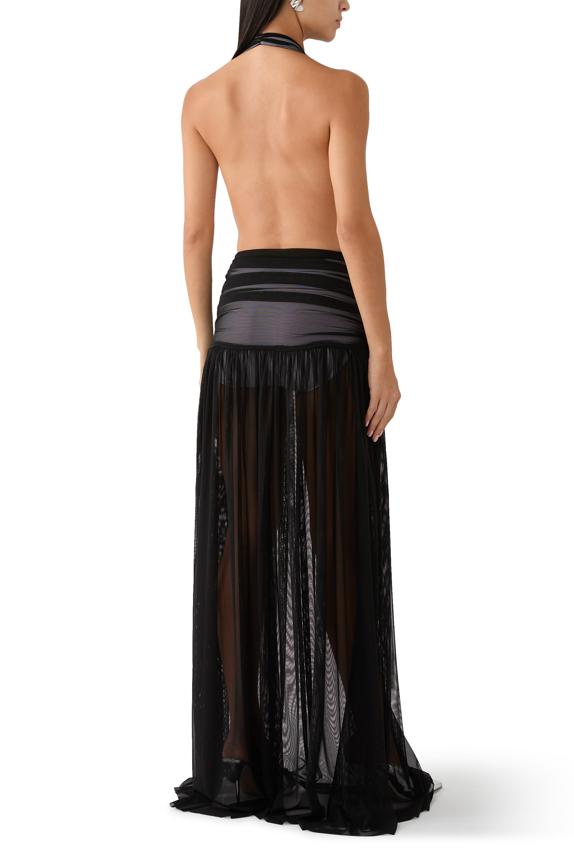 فستان سهرة برباط حول الرقبة وكشكش