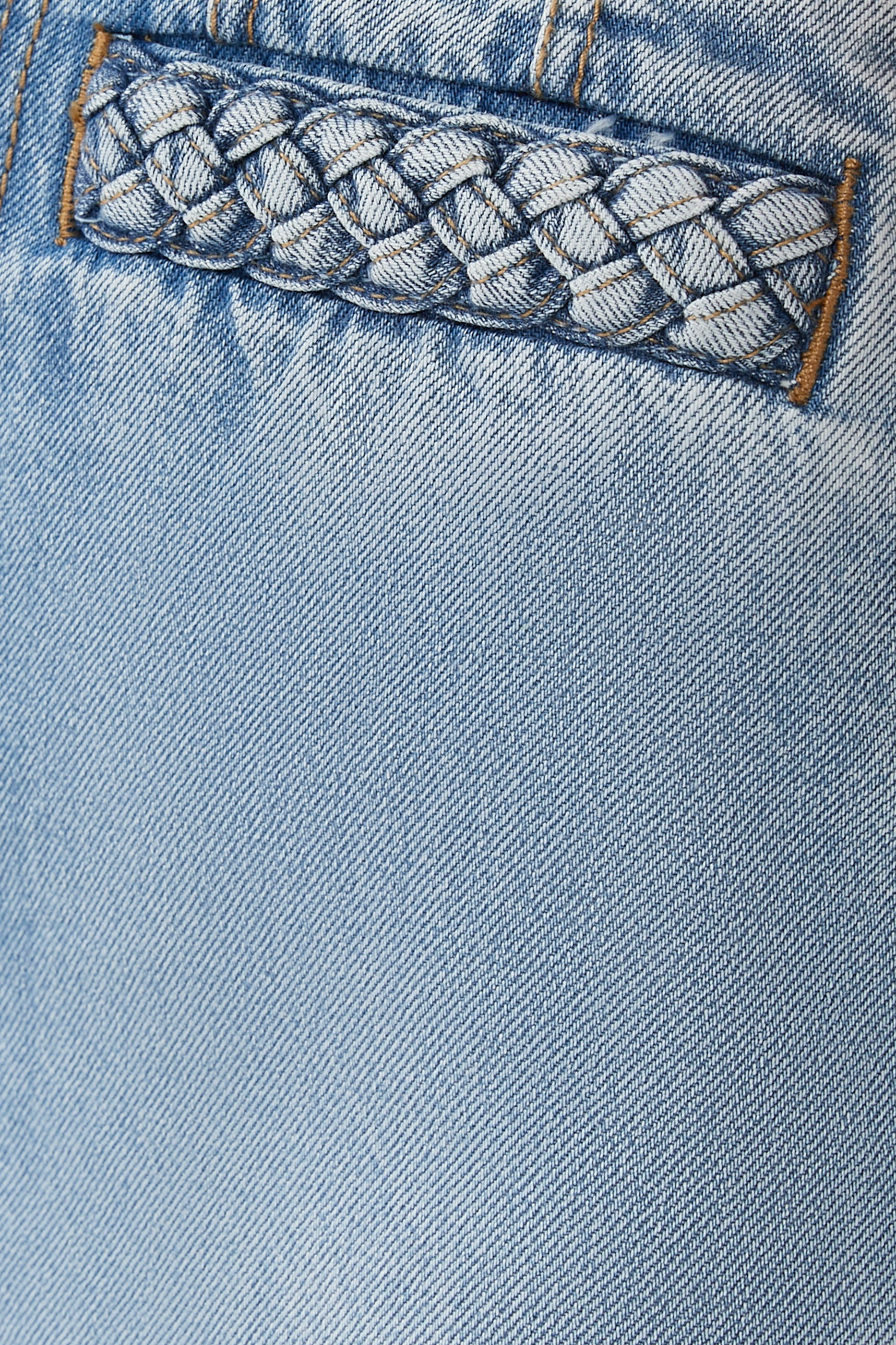 بنطال جينز لاكي بقصة واسعة قصيرة