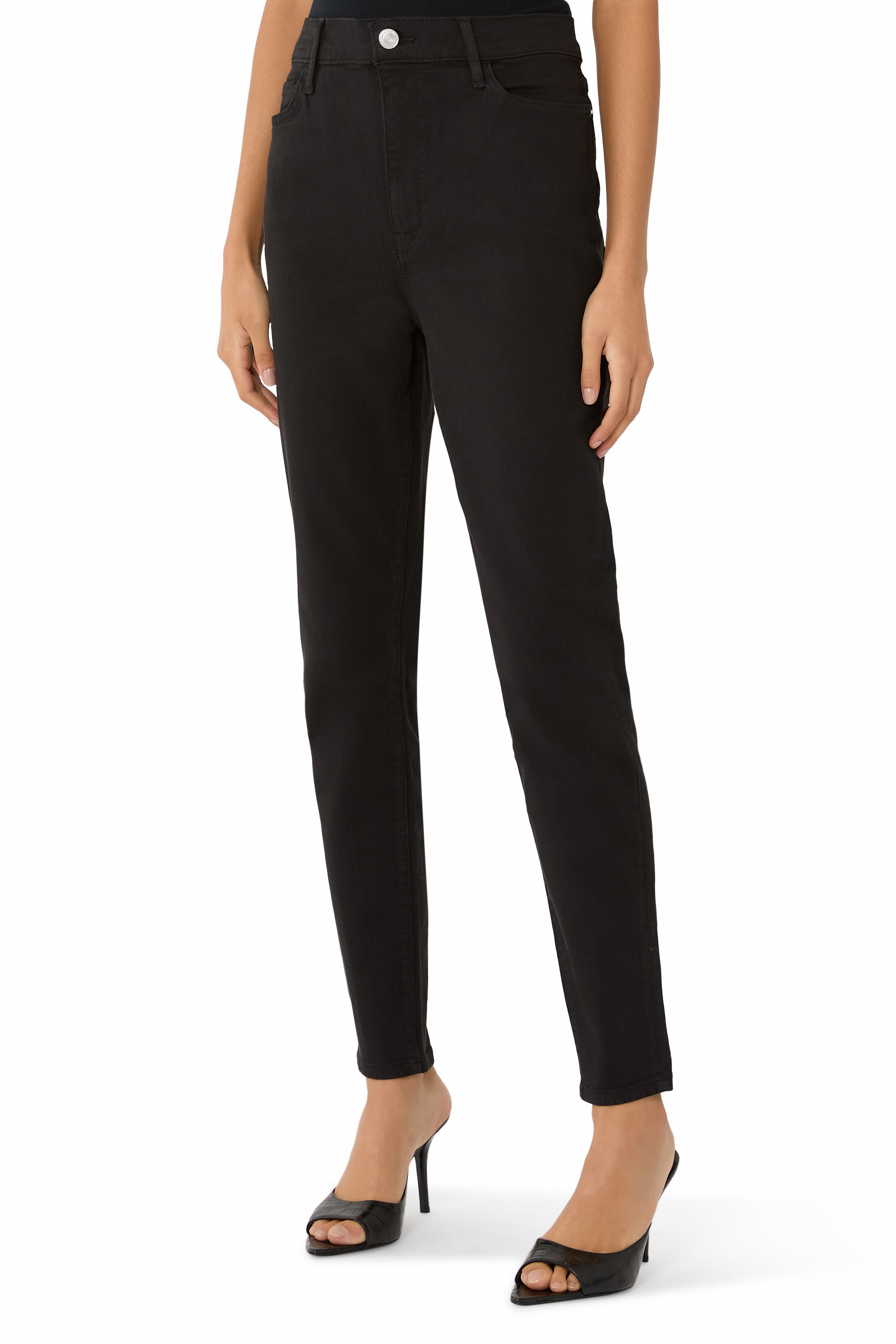 بنطال جينز بقصة ضيقة بخصر مرتفع