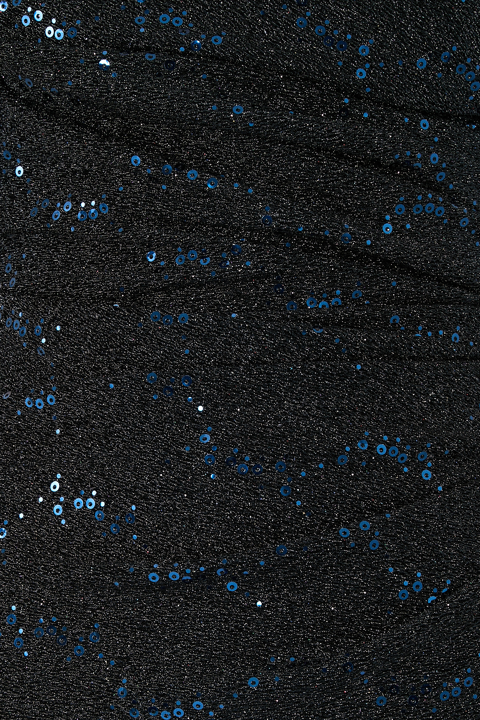 فستان سهرة بكتف مكشوف