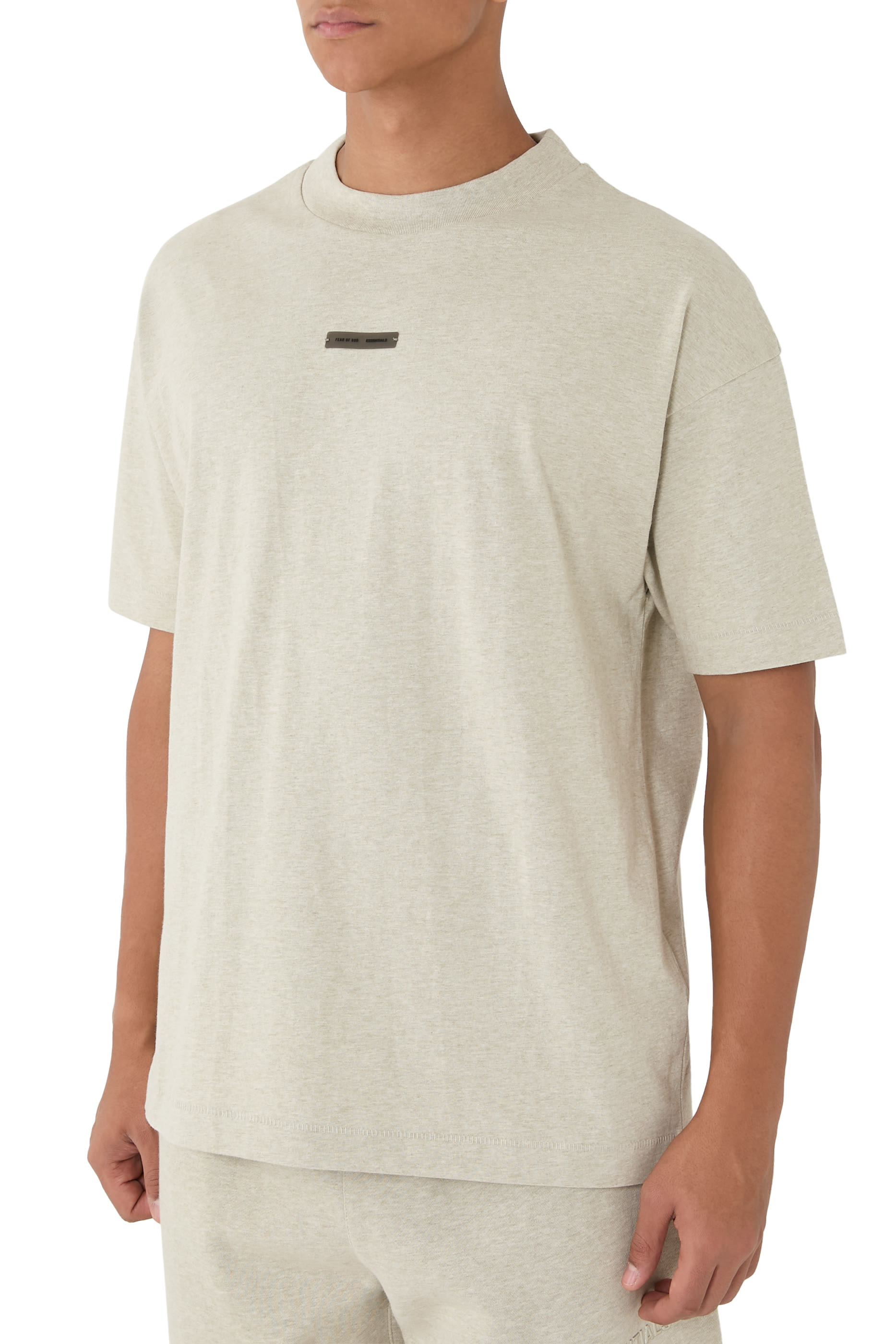 تيشيرت بقصة كلاسيكية