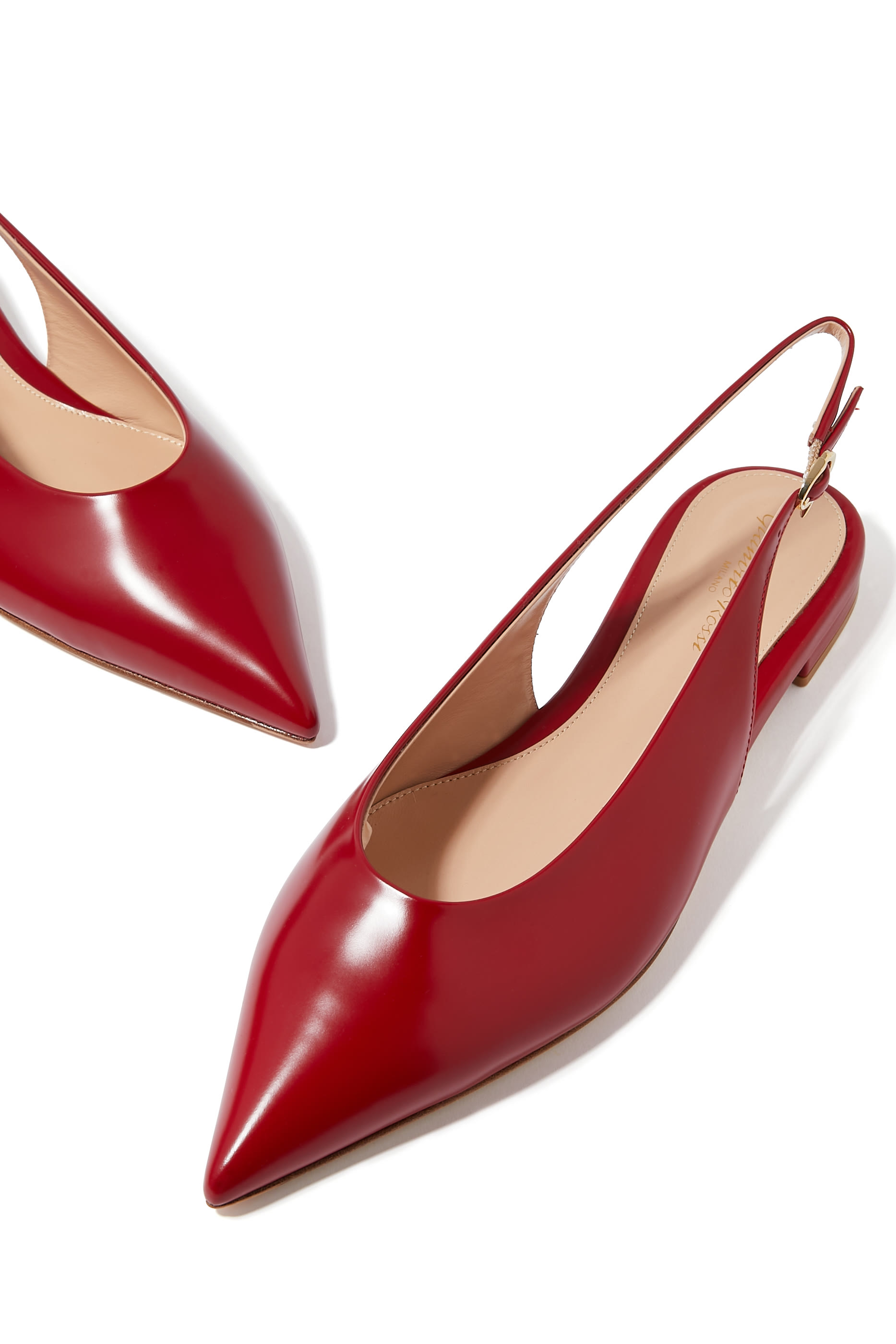 حذاء روبي بنعل مسطح بسير خلفي