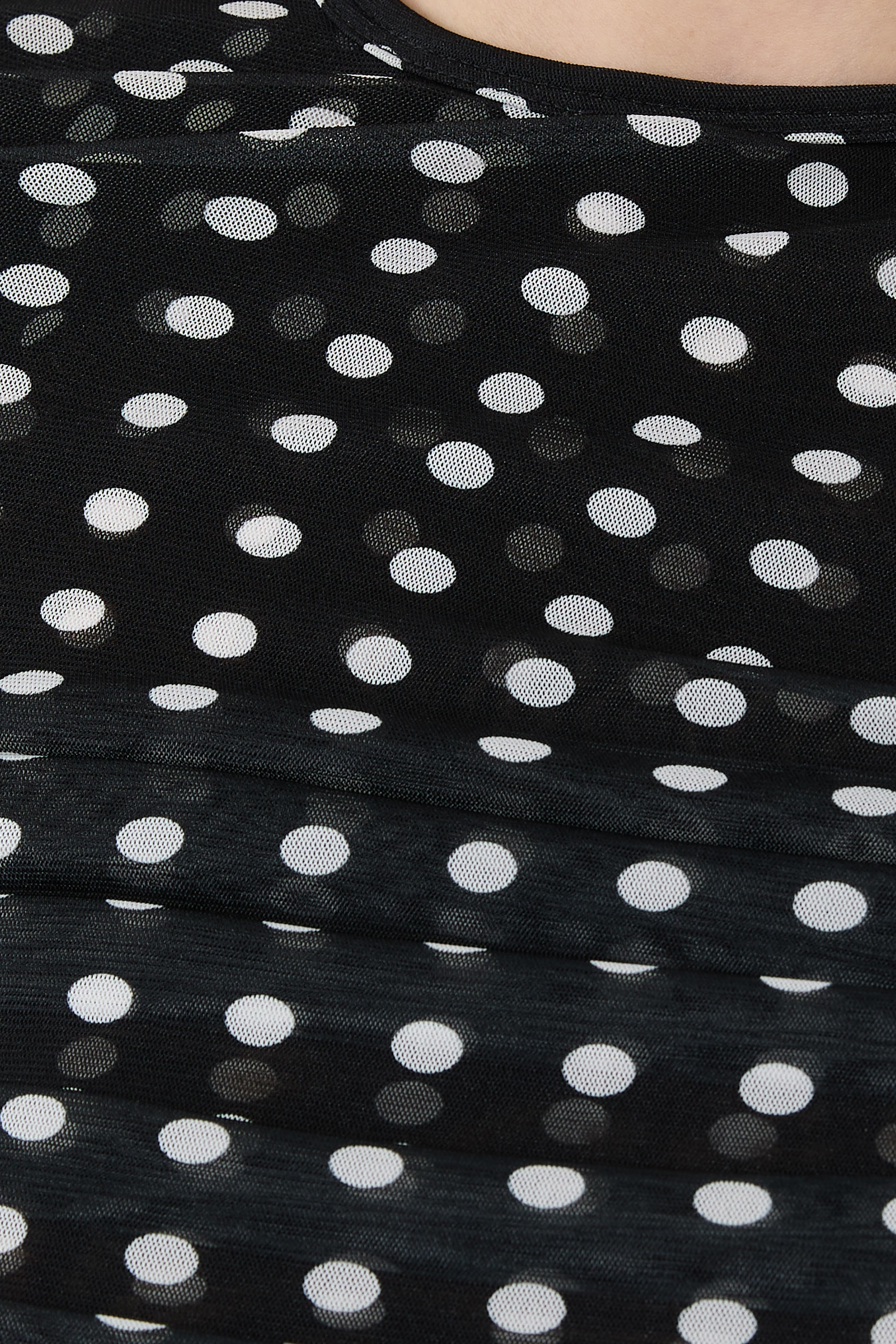 بلوزة بأكمام طويلة نايلون معاد تدويره