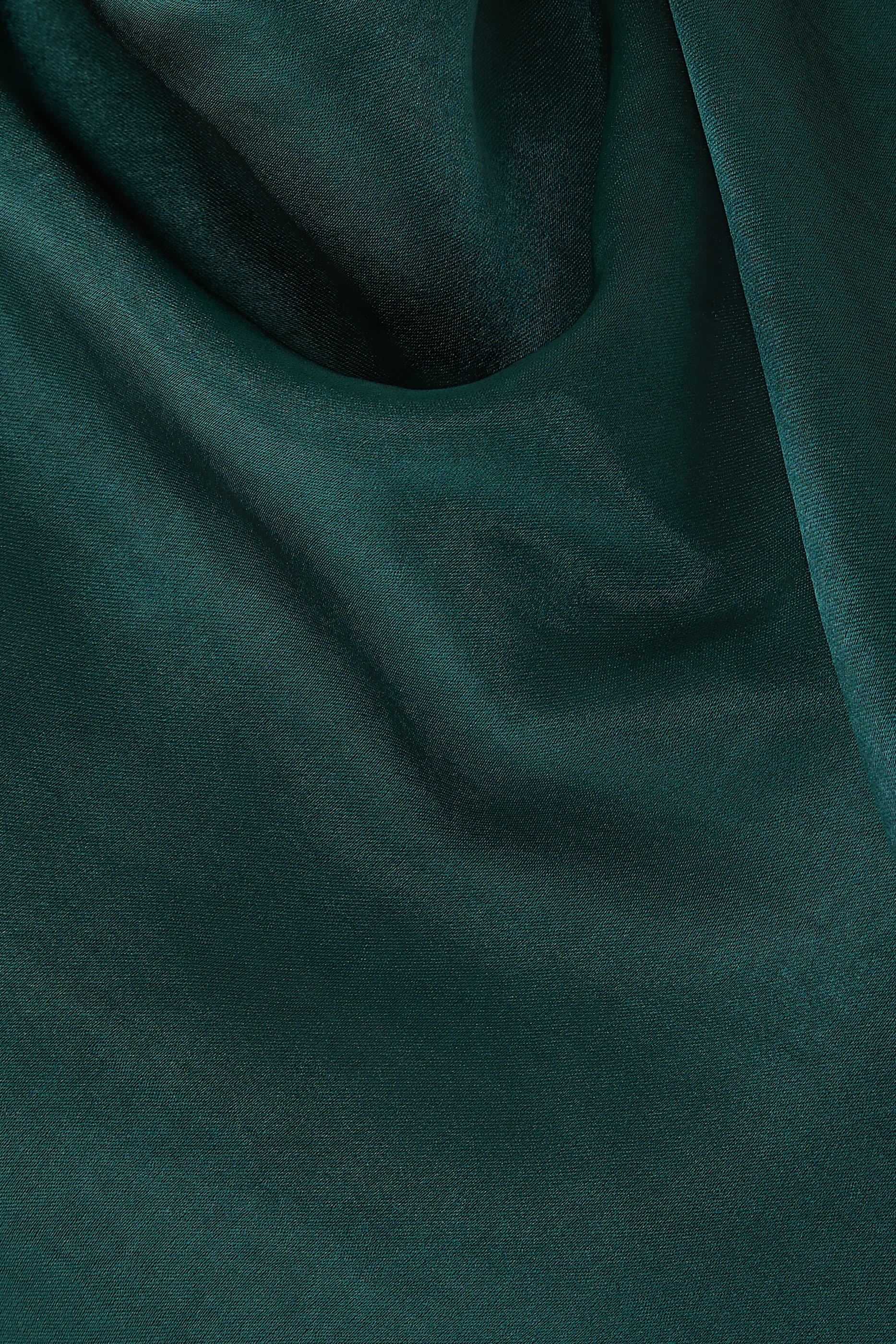 بلوزة بوشاح ستان