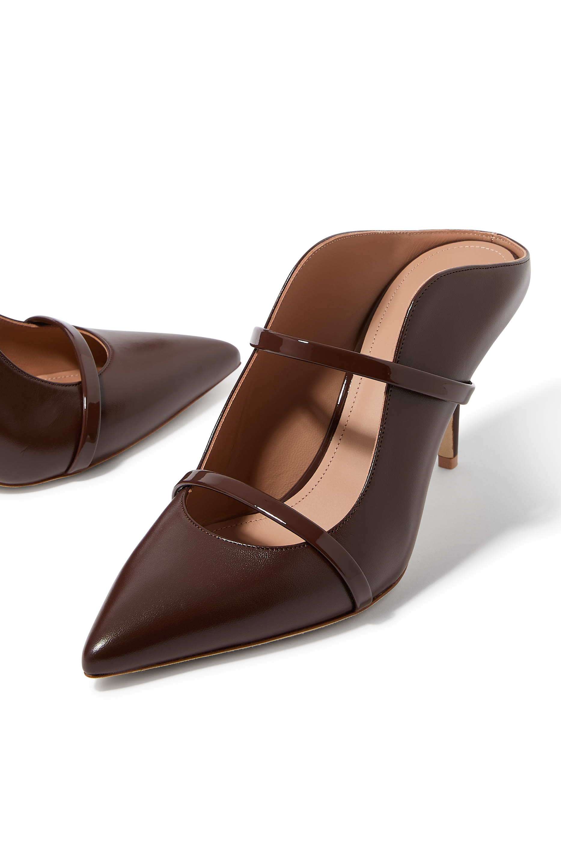 حذاء 70 مفتوح من الخلف بمقدمة مدببة