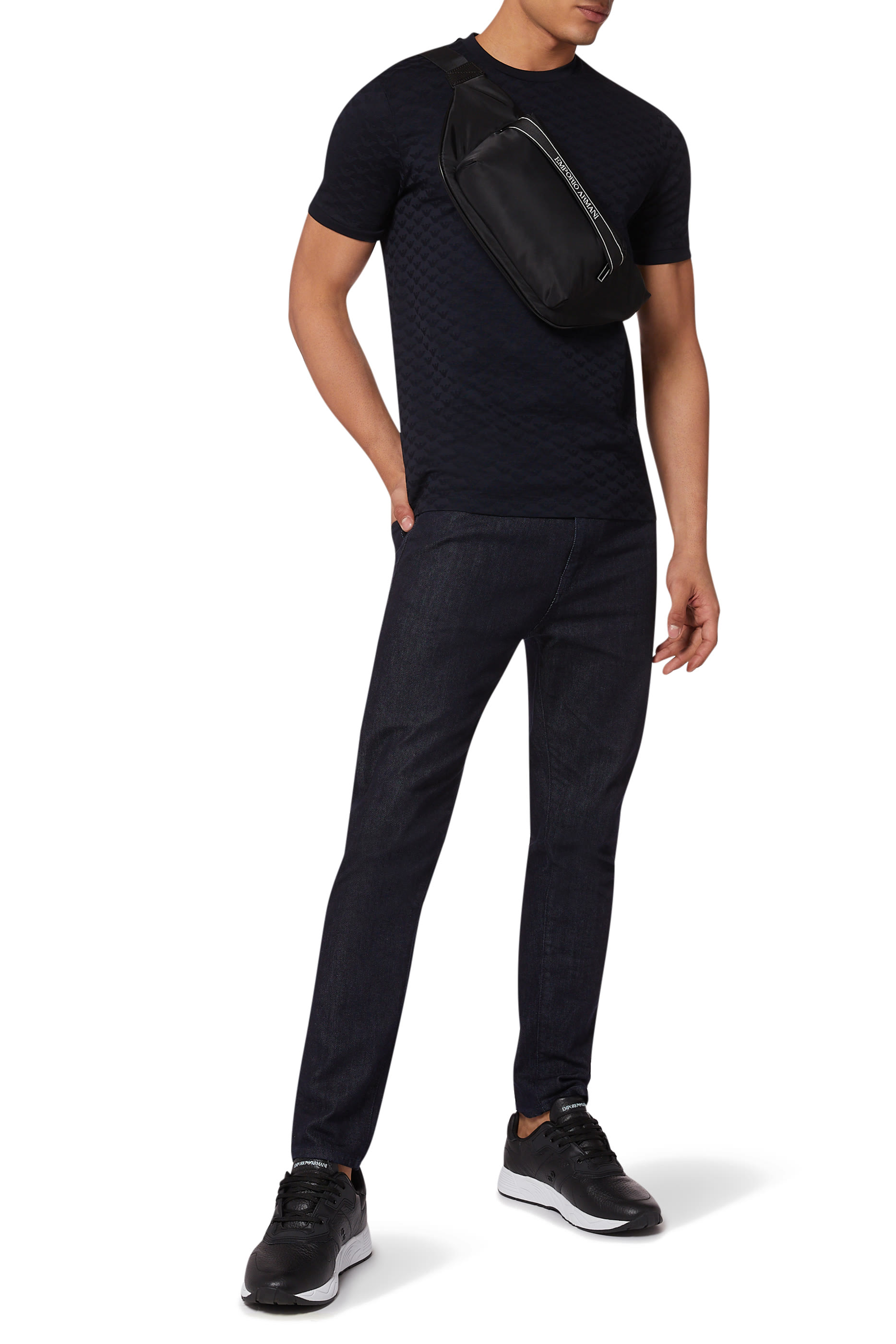 تي شيرت جيرسيه بشعار النسر وأحرف شعار الماركة جاكار