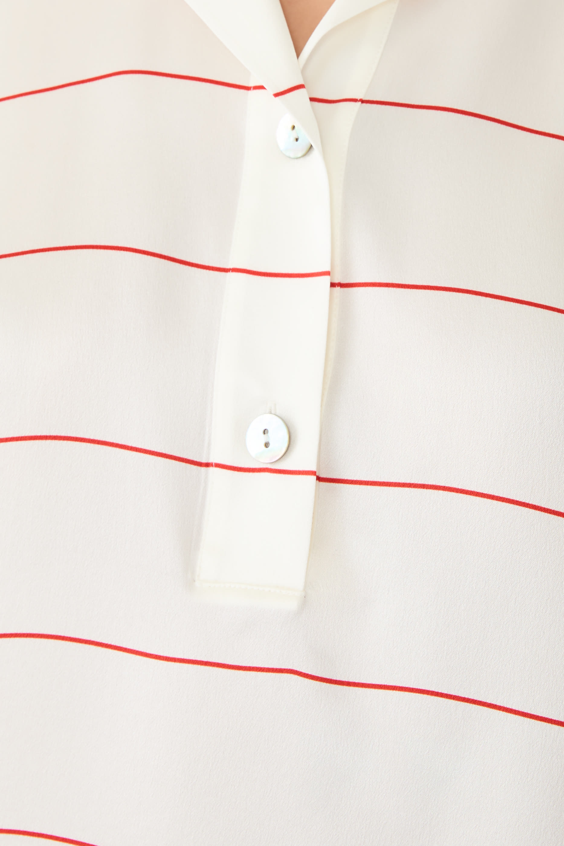 قميص بولو مخطط بياقة منسوجة حرير