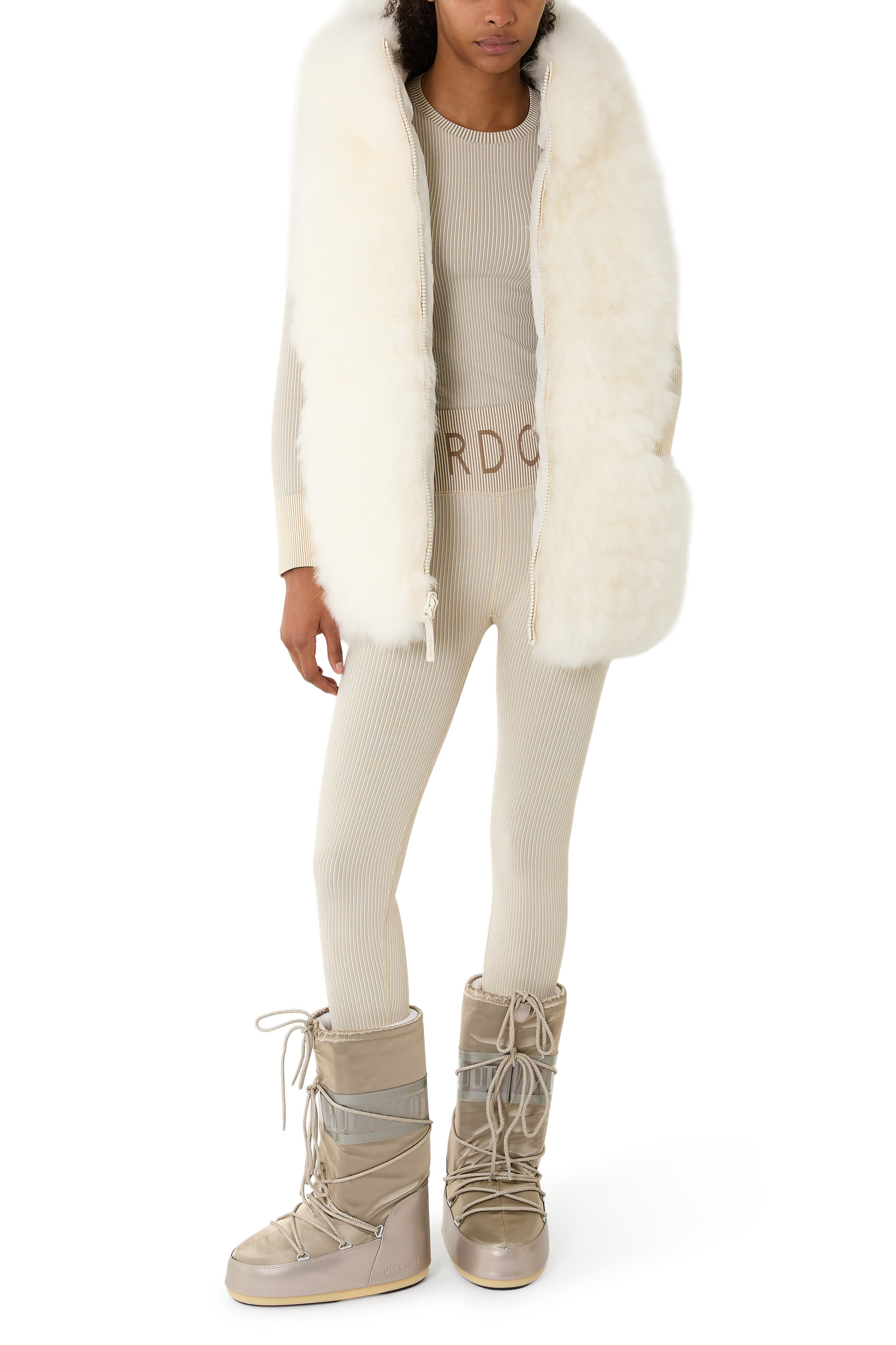 بلوزة أساسية بأكمام طويلة