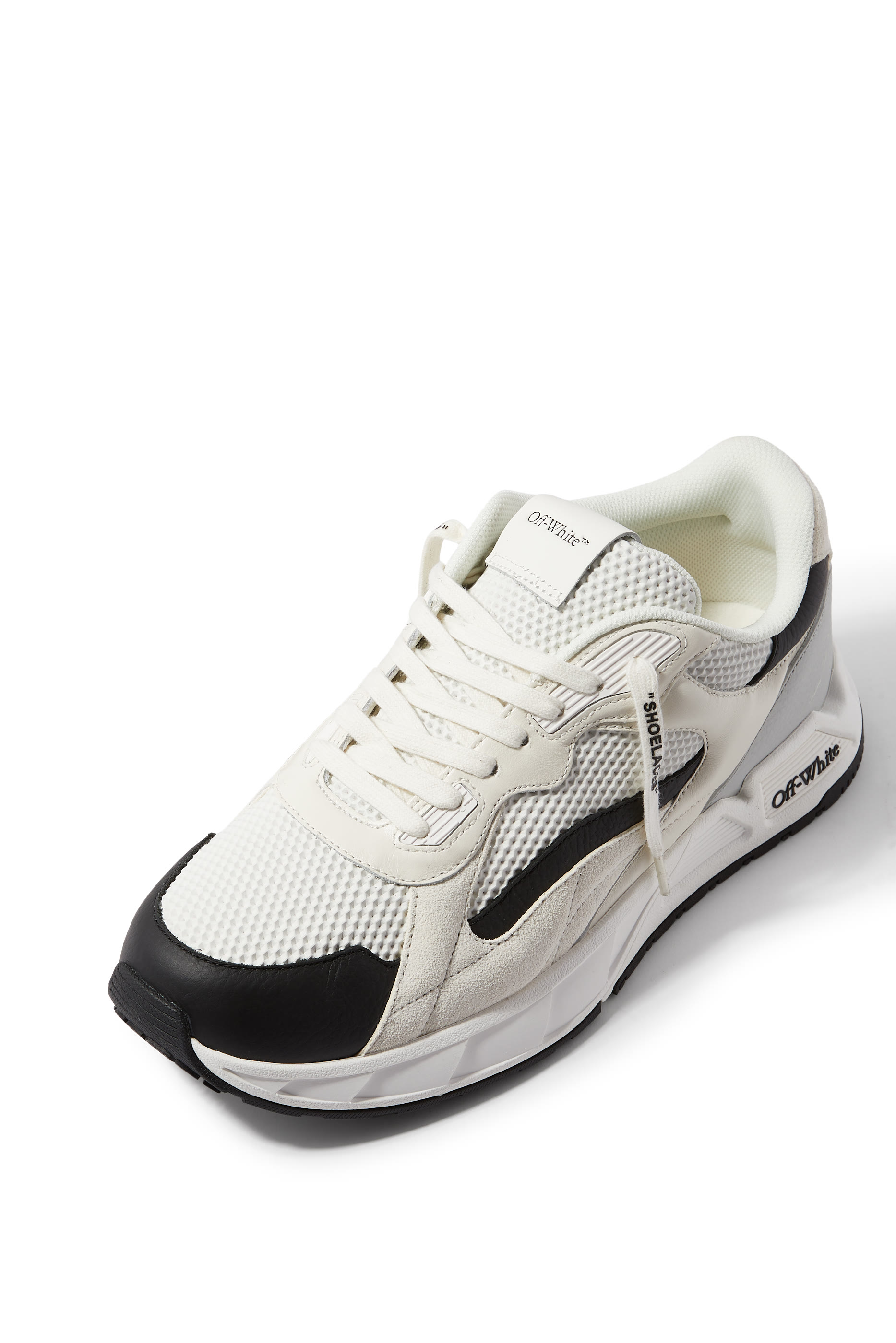 سنيكرز كيك أوف