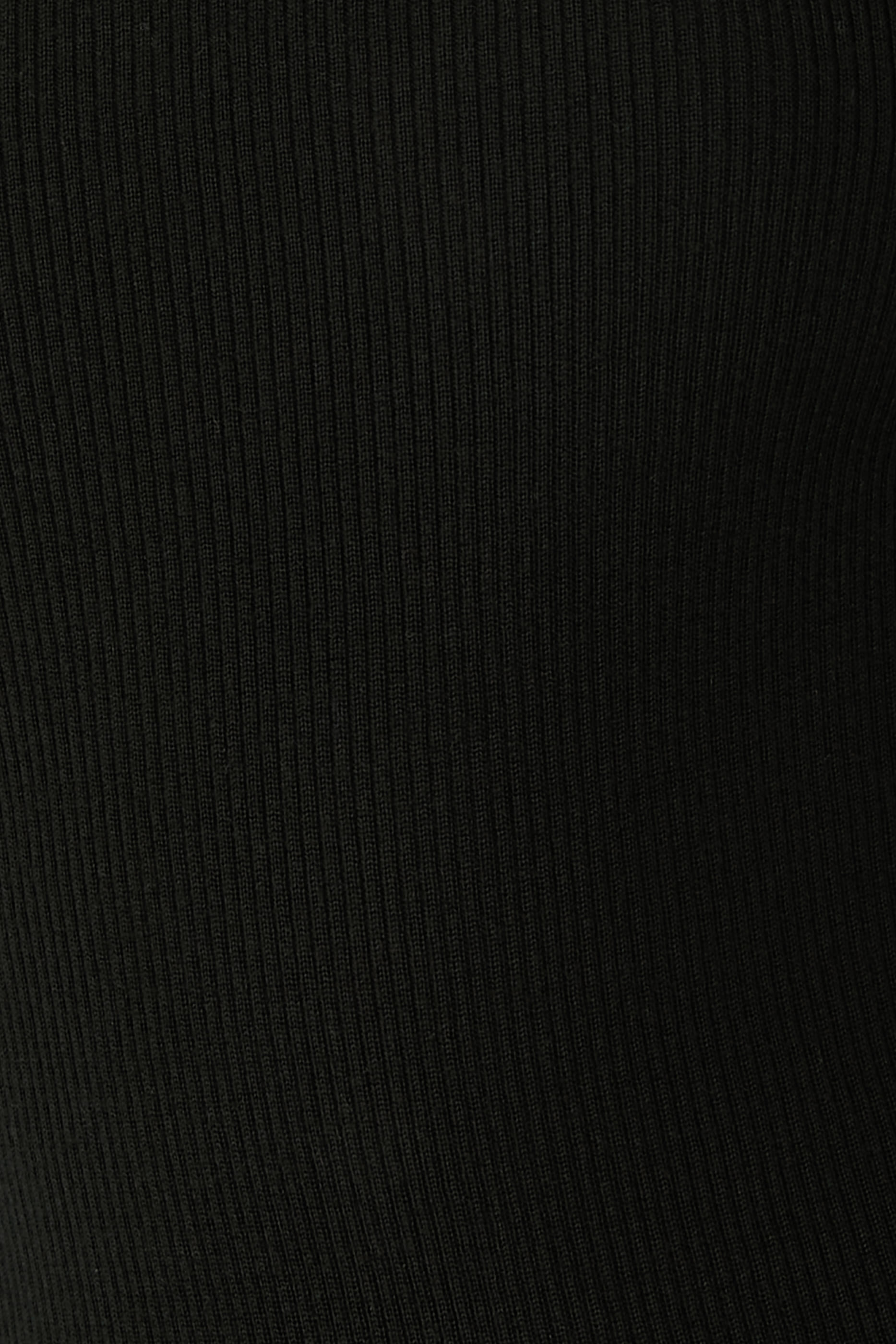 كنزة ليندا بياقة عالية