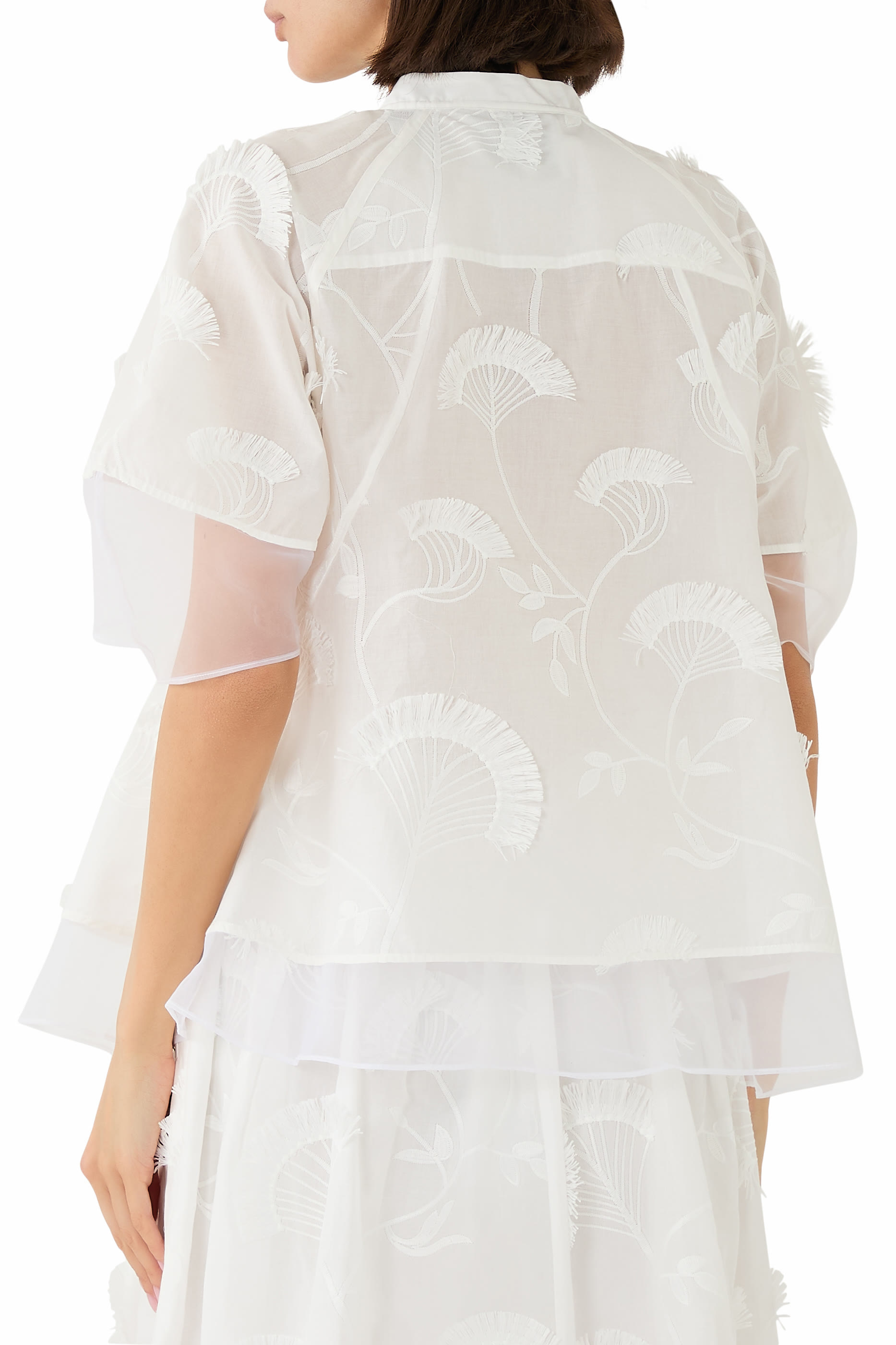 بلوزة بتطريزات فوال وأورجانزا