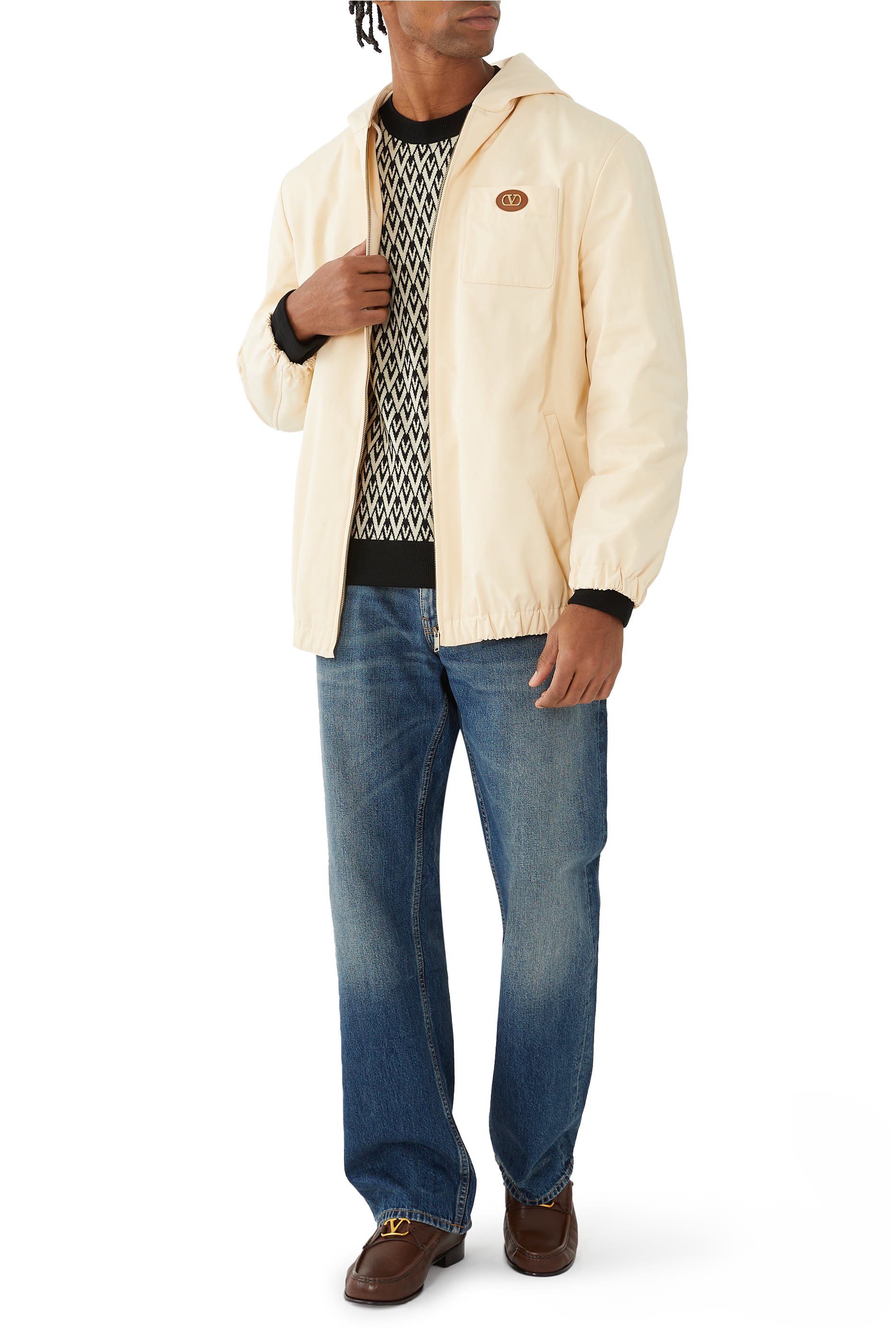 جاكيت بشعار الماركة